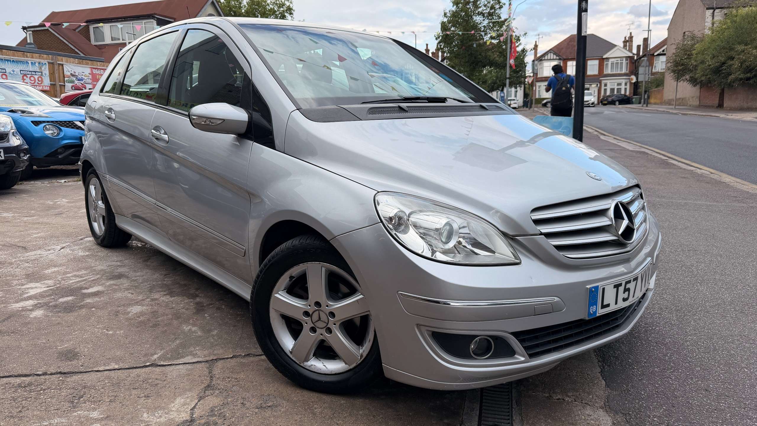 A 2007 MERCEDES-BENZ B CLASS 1.5 B150 SE MPV 5dr Petrol Autotronic (166 g/km, 95 bhp) A 2007 MERCEDES-BENZ B CLASS 1.5 B150 SE MPV 5dr Petrol Autotronic (166 g/km, 95 bhp)