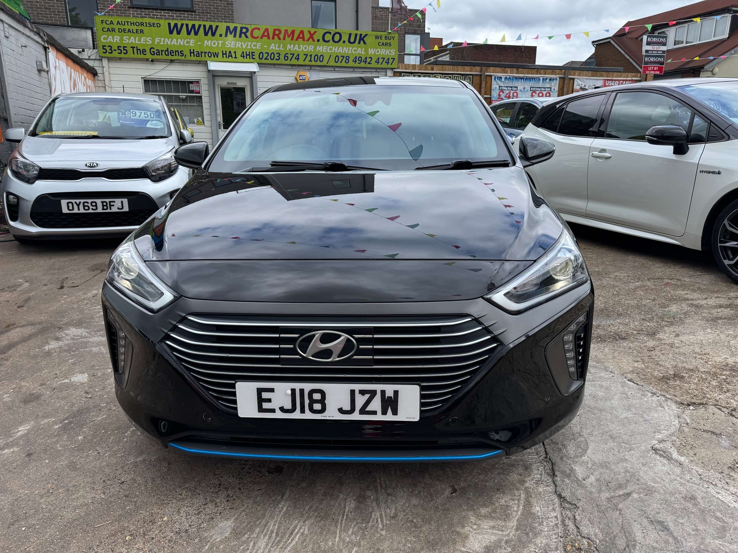 A 2018 HYUNDAI IONIQ 1.6 h-GDi Premium SE Hatchback 5dr Petrol Hybrid DCT Euro 6 (s/s) (141 ps) A 2018 HYUNDAI IONIQ 1.6 h-GDi Premium SE Hatchback 5dr Petrol Hybrid DCT Euro 6 (s/s) (141 ps)