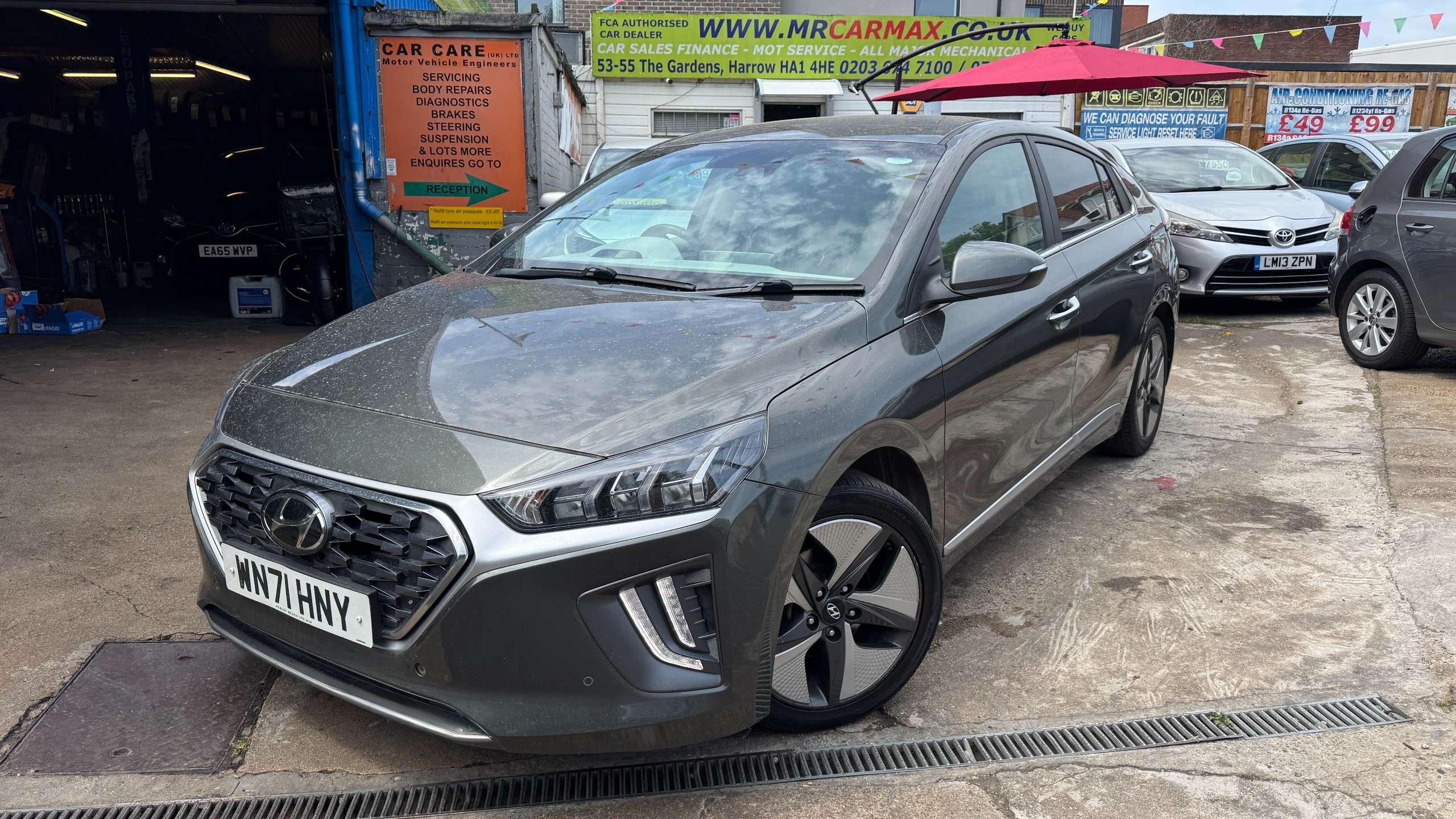 A 2021 HYUNDAI IONIQ 1.6 h-GDi Premium SE Hatchback 5dr Petrol Hybrid DCT Euro 6 (s/s) (141 ps) A 2021 HYUNDAI IONIQ 1.6 h-GDi Premium SE Hatchback 5dr Petrol Hybrid DCT Euro 6 (s/s) (141 ps)