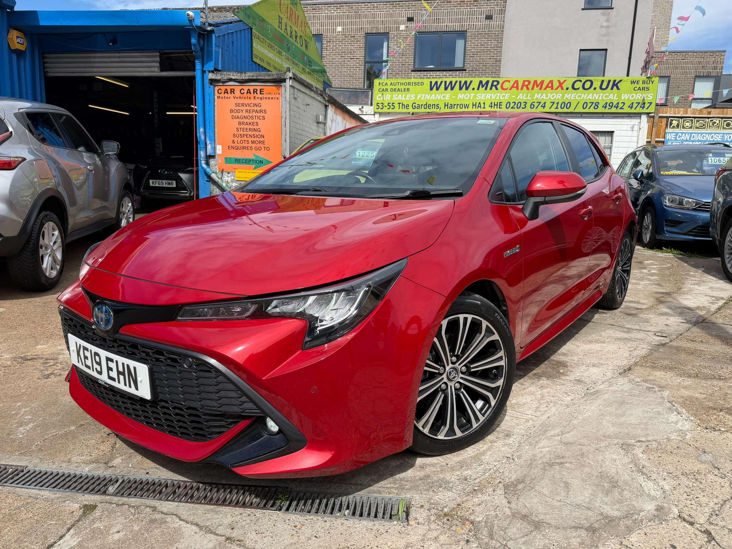 A 2019 TOYOTA COROLLA 1.8 VVT-h Design Hatchback 5dr Petrol Hybrid CVT Euro 6 (s/s) (122 ps) A 2019 TOYOTA COROLLA 1.8 VVT-h Design Hatchback 5dr Petrol Hybrid CVT Euro 6 (s/s) (122 ps)
