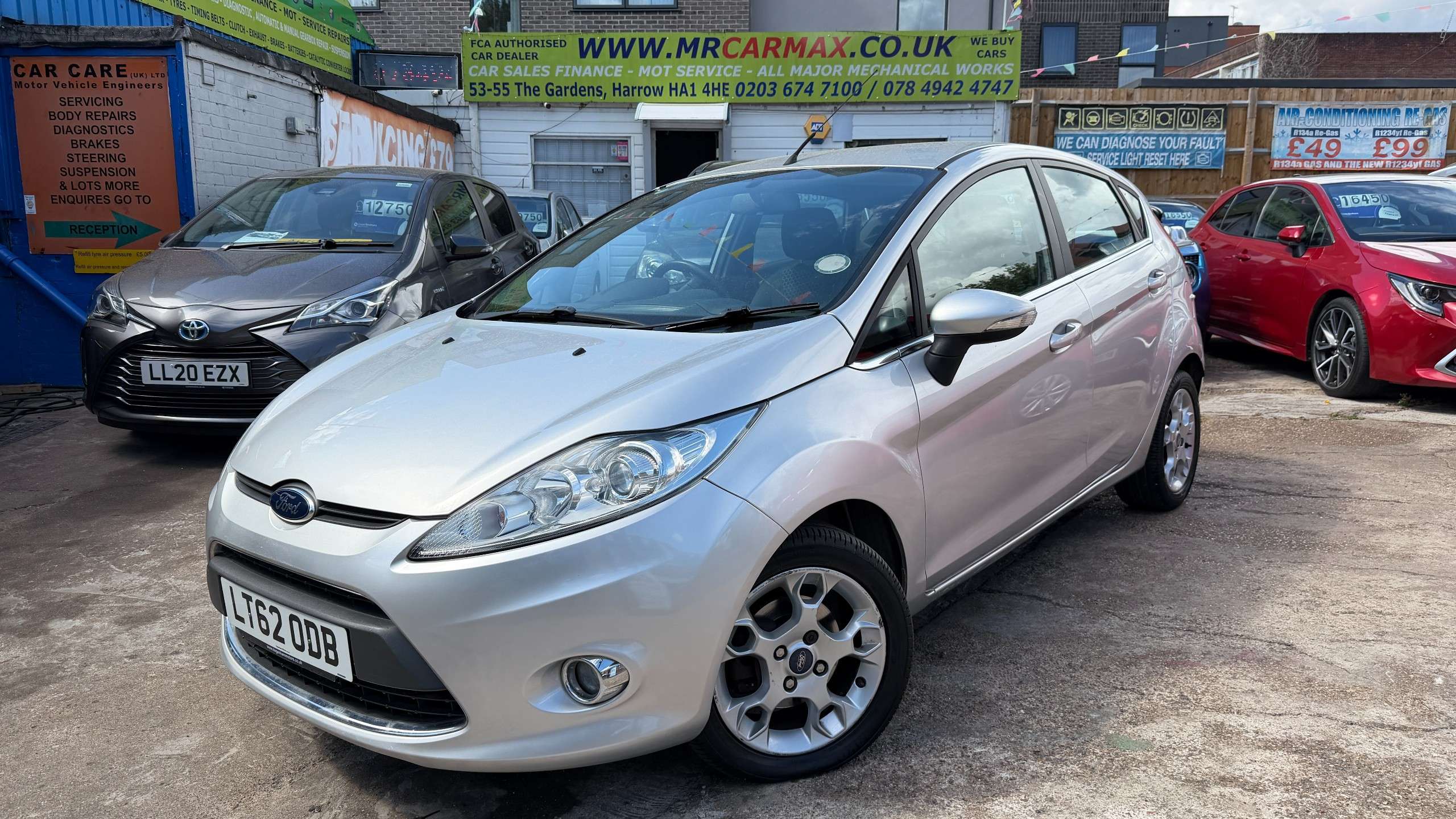 A 2012 FORD FIESTA 1.4 Zetec Hatchback 5dr Petrol Automatic (154 g/km, 94 bhp) A 2012 FORD FIESTA 1.4 Zetec Hatchback 5dr Petrol Automatic (154 g/km, 94 bhp)