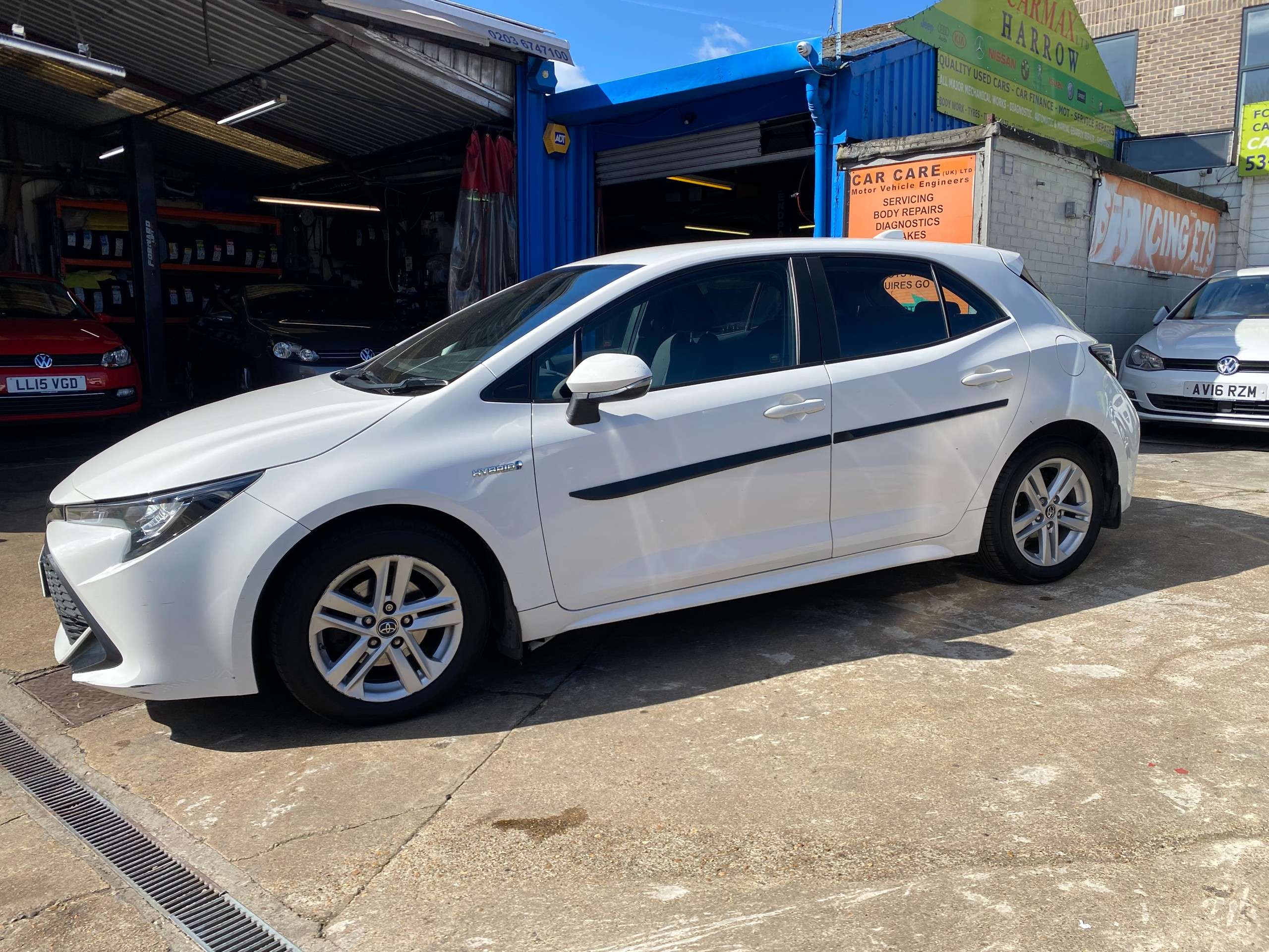 A 2019 TOYOTA COROLLA 1.8 VVT-h Icon Hatchback 5dr Petrol Hybrid CVT Euro 6 (s/s) (122 ps) A 2019 TOYOTA COROLLA 1.8 VVT-h Icon Hatchback 5dr Petrol Hybrid CVT Euro 6 (s/s) (122 ps)