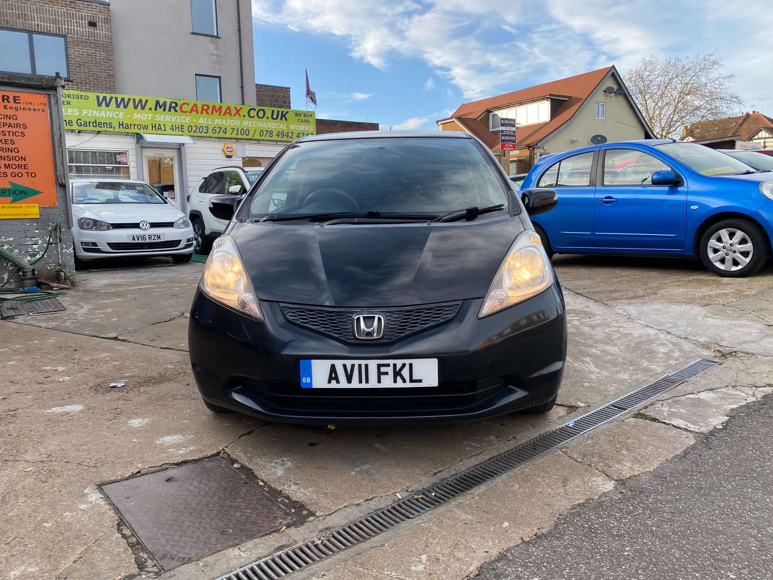 A 2011 HONDA JAZZ 1.4 i-VTEC ES Hatchback 5dr Petrol i SHIFT Euro 5 (99 ps) A 2011 HONDA JAZZ 1.4 i-VTEC ES Hatchback 5dr Petrol i SHIFT Euro 5 (99 ps)