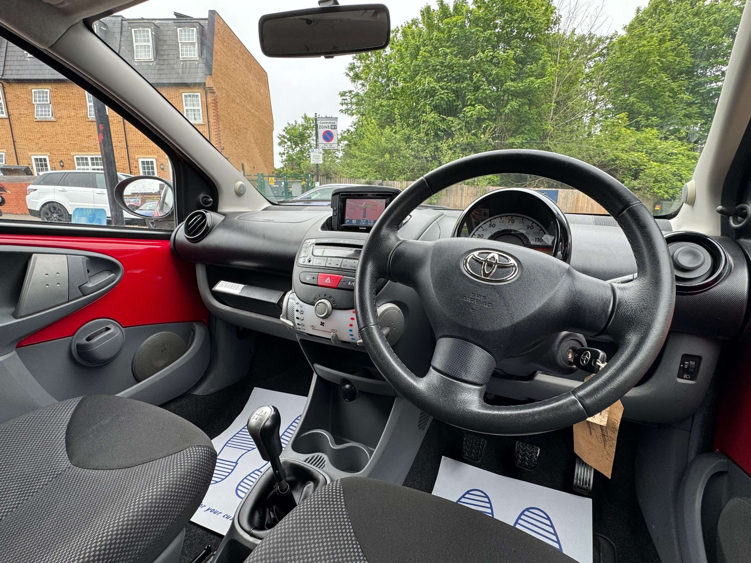 2011 TOYOTA AYGO 2011 TOYOTA AYGO