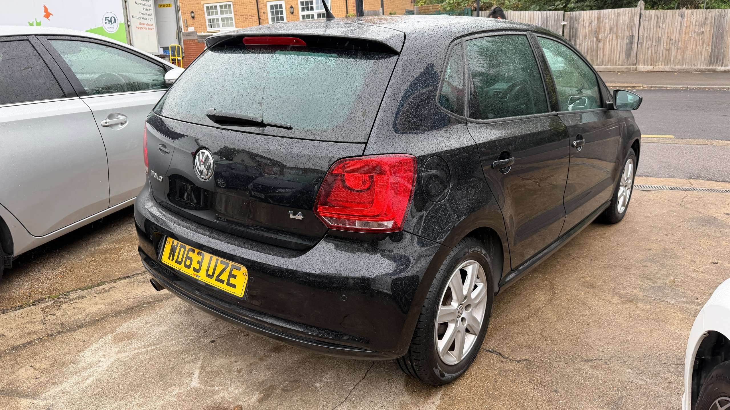 A 2014 VOLKSWAGEN POLO 1.4 Match Edition Hatchback 5dr Petrol DSG Euro 5 (85 ps) A 2014 VOLKSWAGEN POLO 1.4 Match Edition Hatchback 5dr Petrol DSG Euro 5 (85 ps)