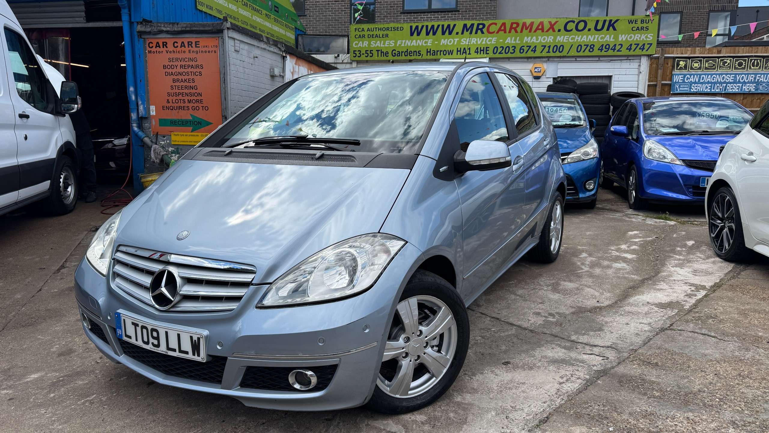 A 2009 MERCEDES-BENZ A CLASS 1.7 A170 Avantgarde SE Hatchback 5dr Petrol CVT (166 g/km, 116 bhp) A 2009 MERCEDES-BENZ A CLASS 1.7 A170 Avantgarde SE Hatchback 5dr Petrol CVT (166 g/km, 116 bhp)
