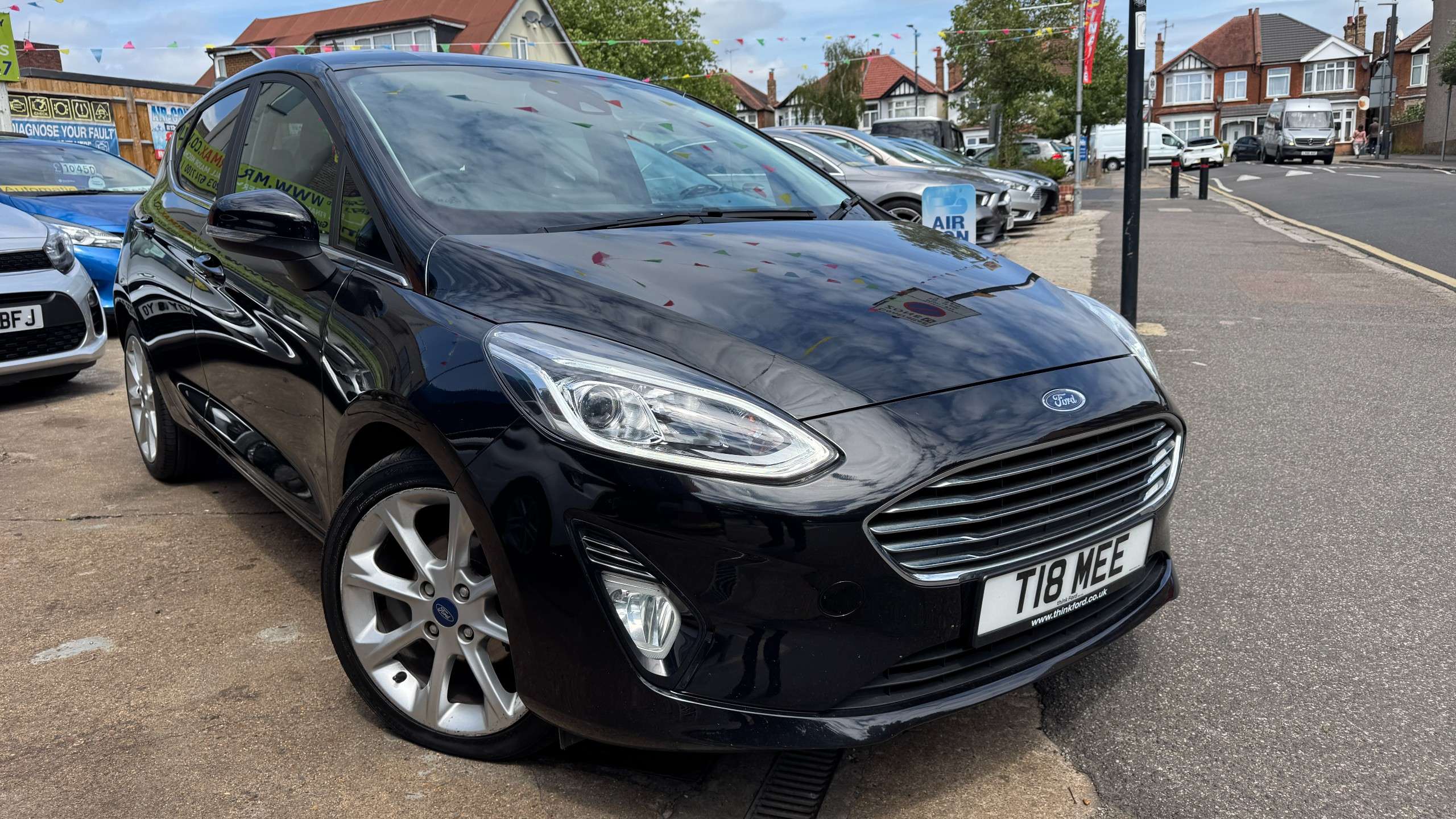 A 2021 FORD FIESTA 1.0T EcoBoost Titanium X Hatchback 5dr Petrol DCT Euro 6 (s/s) (125 ps) A 2021 FORD FIESTA 1.0T EcoBoost Titanium X Hatchback 5dr Petrol DCT Euro 6 (s/s) (125 ps)