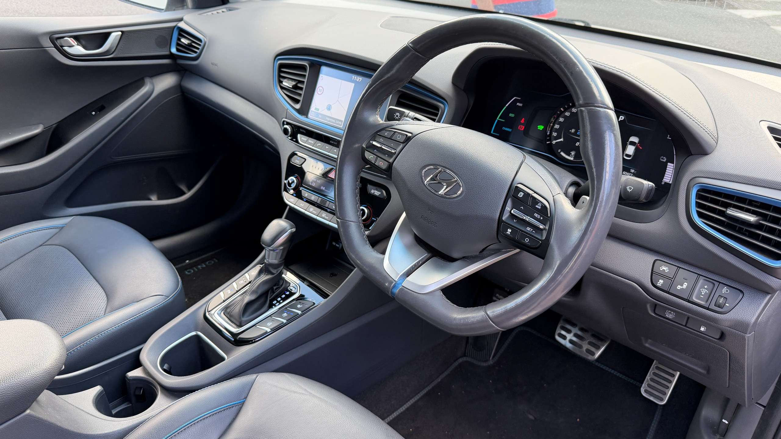 A 2019 HYUNDAI IONIQ 1.6 h-GDi GPF Premium SE Hatchback 5dr Petrol Hybrid DCT Euro 6 (s/s) (141 ps) A 2019 HYUNDAI IONIQ 1.6 h-GDi GPF Premium SE Hatchback 5dr Petrol Hybrid DCT Euro 6 (s/s) (141 ps)