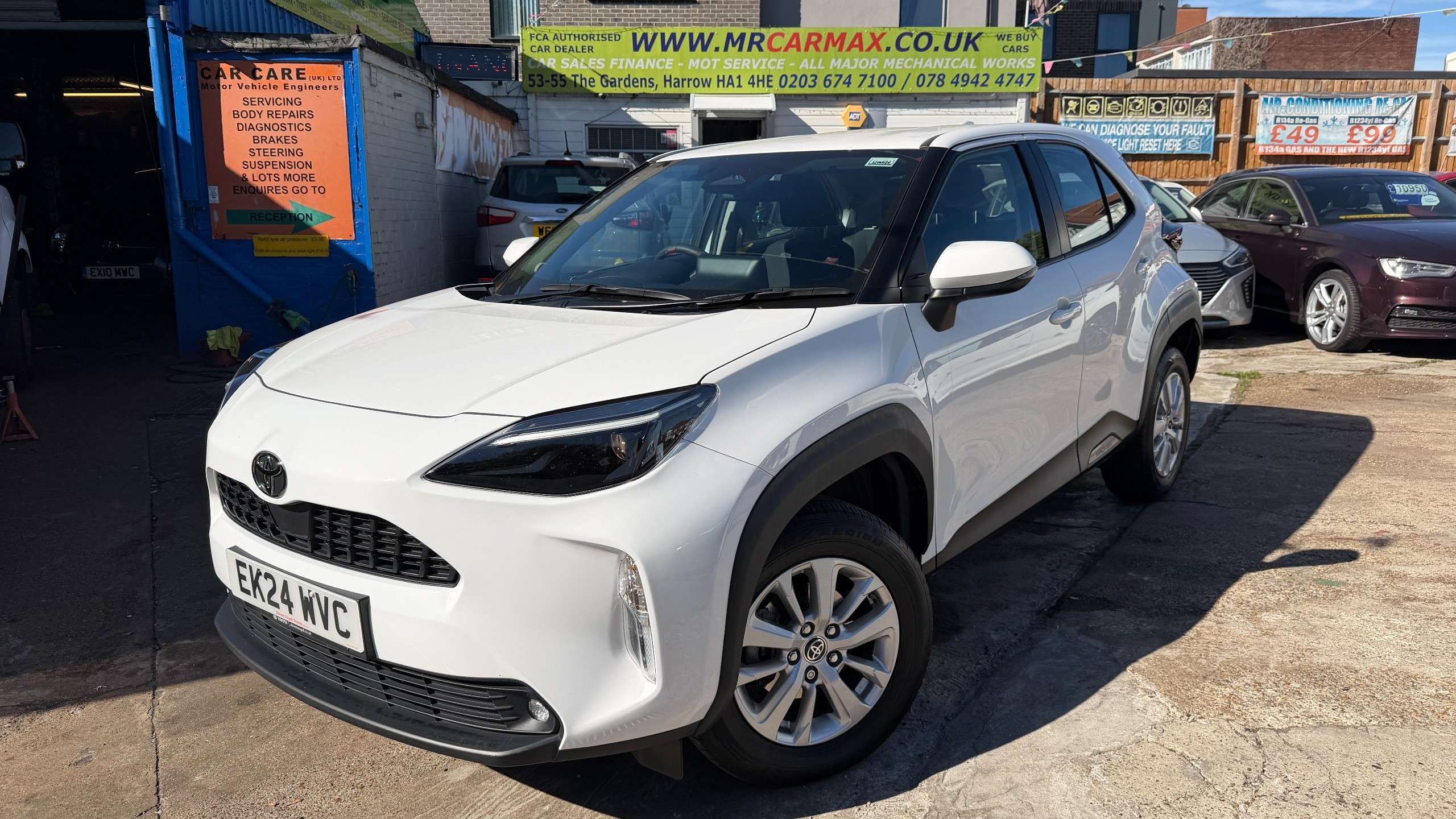 A 2024 TOYOTA YARIS CROSS 1.5 VVT-h Icon SUV 5dr Petrol Hybrid E-CVT Euro 6 (s/s) (116 ps) A 2024 TOYOTA YARIS CROSS 1.5 VVT-h Icon SUV 5dr Petrol Hybrid E-CVT Euro 6 (s/s) (116 ps)