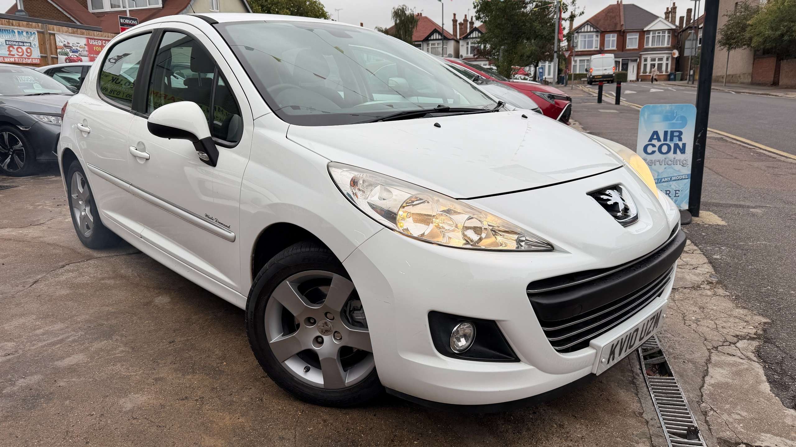 A 2010 PEUGEOT 207 1.6 VTi Sport Hatchback 5dr Petrol Tiptronic Euro 5 (120 ps) A 2010 PEUGEOT 207 1.6 VTi Sport Hatchback 5dr Petrol Tiptronic Euro 5 (120 ps)