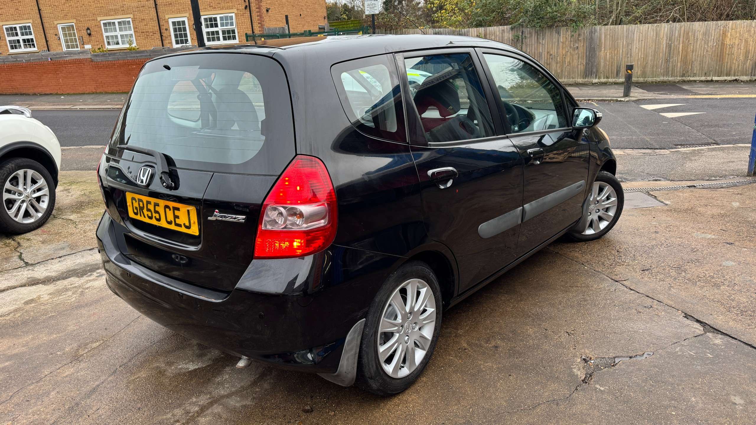 A 2006 HONDA JAZZ 1.4 i-DSI SE Hatchback 5dr Petrol CVT-7 (139 g/km, 82 bhp) A 2006 HONDA JAZZ 1.4 i-DSI SE Hatchback 5dr Petrol CVT-7 (139 g/km, 82 bhp)