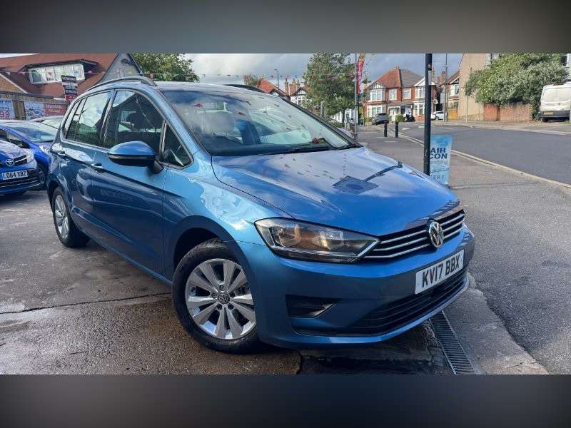 A 2017 VOLKSWAGEN GOLF SV 1.4 TSI BlueMotion Tech SE MPV 5dr Petrol DSG Euro 6 (s/s) (125 ps) A 2017 VOLKSWAGEN GOLF SV 1.4 TSI BlueMotion Tech SE MPV 5dr Petrol DSG Euro 6 (s/s) (125 ps)