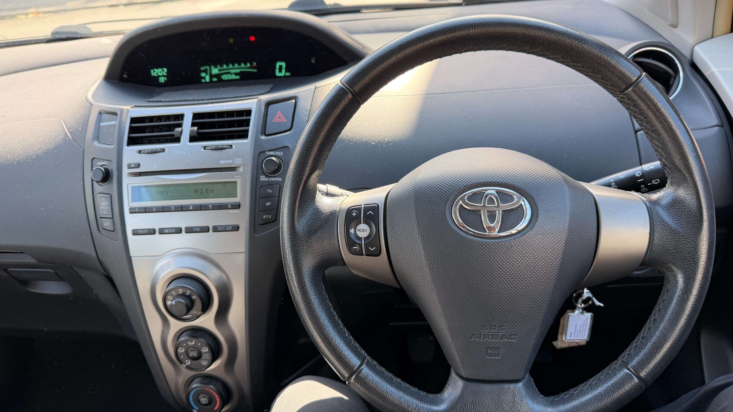 2010 TOYOTA YARIS 2010 TOYOTA YARIS