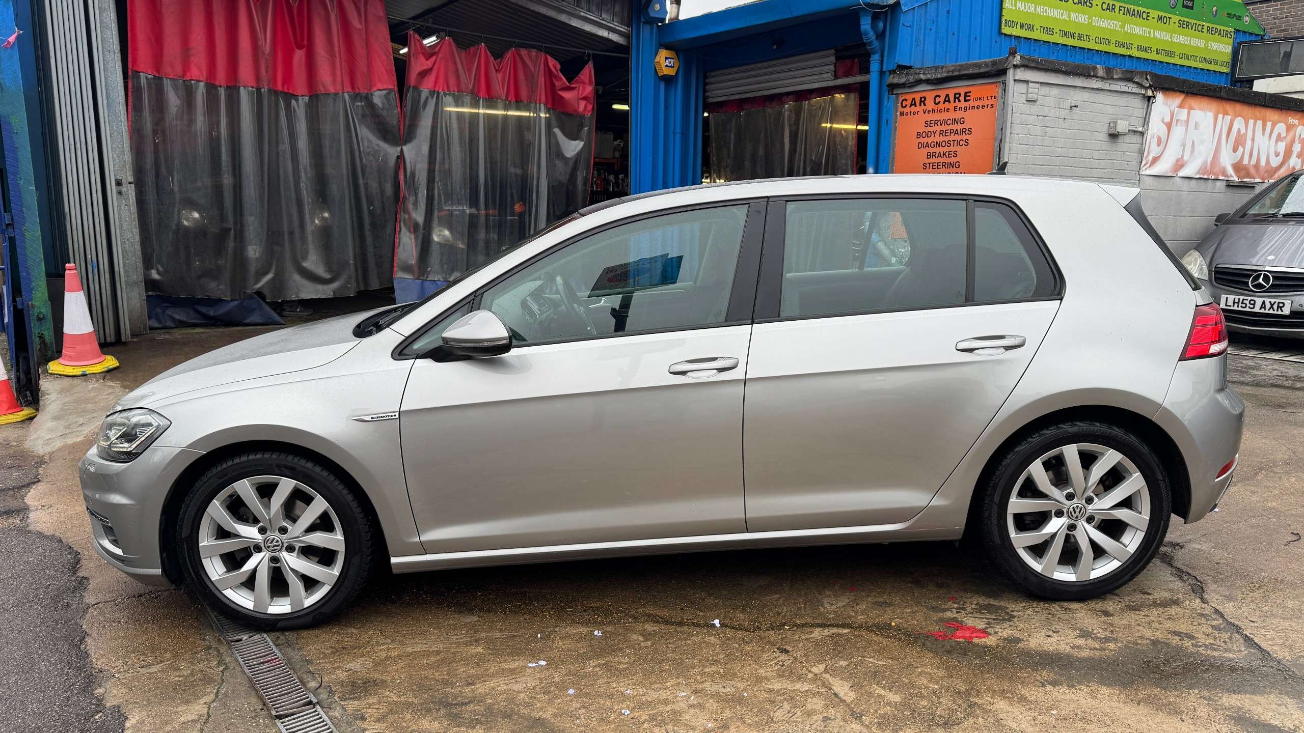 2017 VOLKSWAGEN GOLF 2017 VOLKSWAGEN GOLF