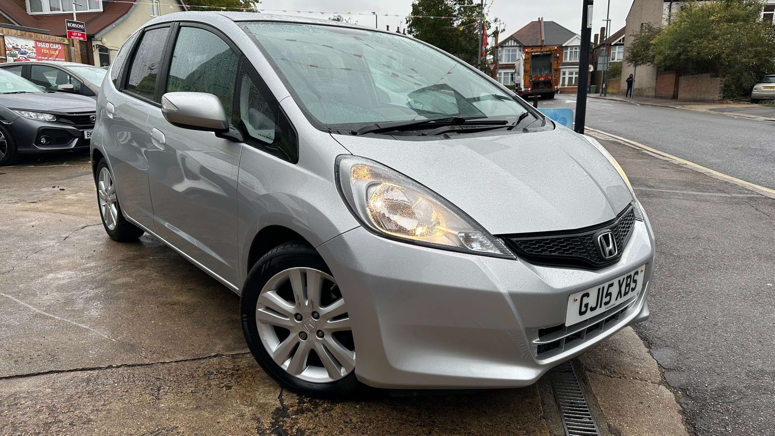 A 2015 HONDA JAZZ 1.4 i-VTEC ES Plus Hatchback 5dr Petrol CVT Euro 5 (99 ps) A 2015 HONDA JAZZ 1.4 i-VTEC ES Plus Hatchback 5dr Petrol CVT Euro 5 (99 ps)