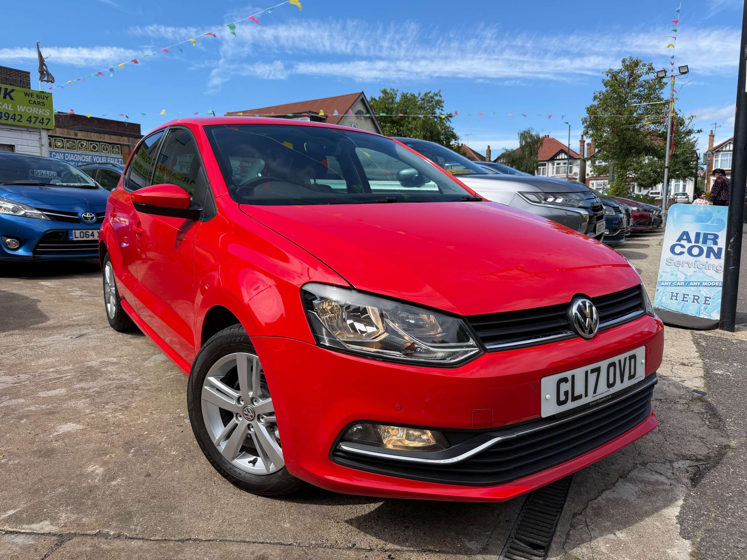 A 2017 VOLKSWAGEN POLO 1.2 TSI BlueMotion Tech Match Edition Hatchback 5dr Petrol DSG Euro 6 (s/s) (90 ps) A 2017 VOLKSWAGEN POLO 1.2 TSI BlueMotion Tech Match Edition Hatchback 5dr Petrol DSG Euro 6 (s/s) (90 ps)