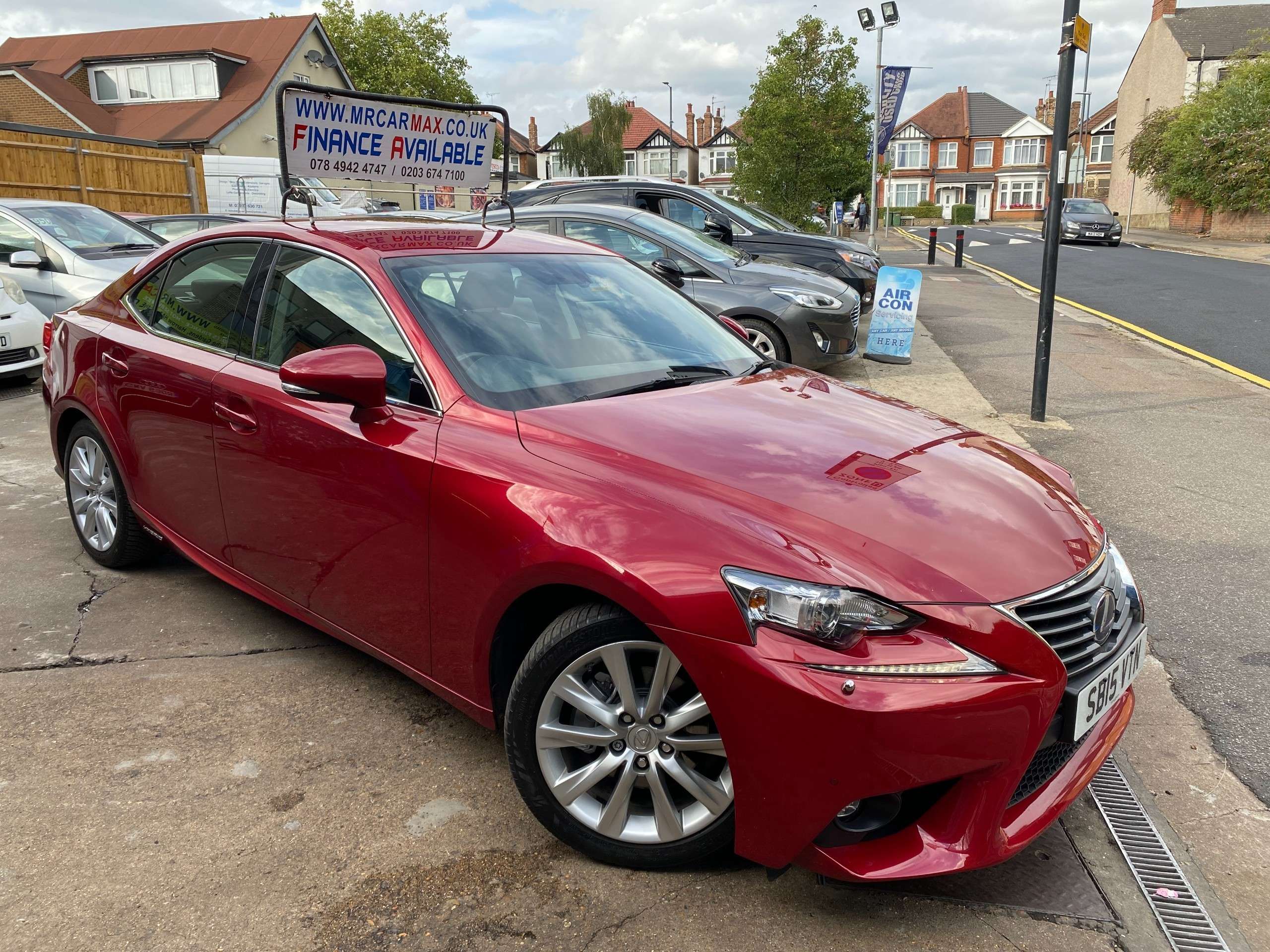 A 2015 LEXUS IS 2.5 300h Advance Saloon 4dr Petrol Hybrid E-CVT Euro 6 (s/s) (223 ps) A 2015 LEXUS IS 2.5 300h Advance Saloon 4dr Petrol Hybrid E-CVT Euro 6 (s/s) (223 ps)