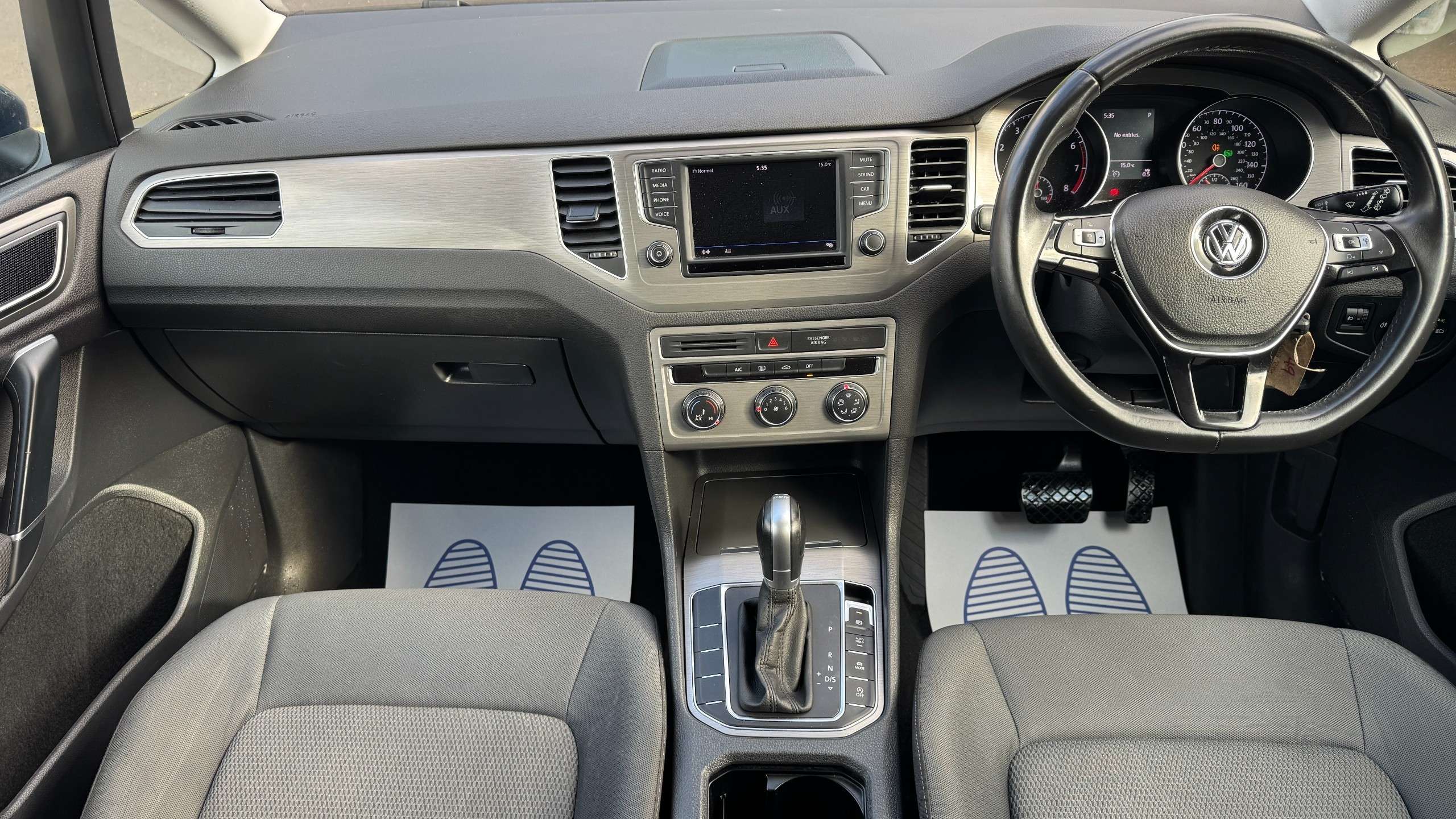 2017 VOLKSWAGEN GOLF SV 2017 VOLKSWAGEN GOLF SV