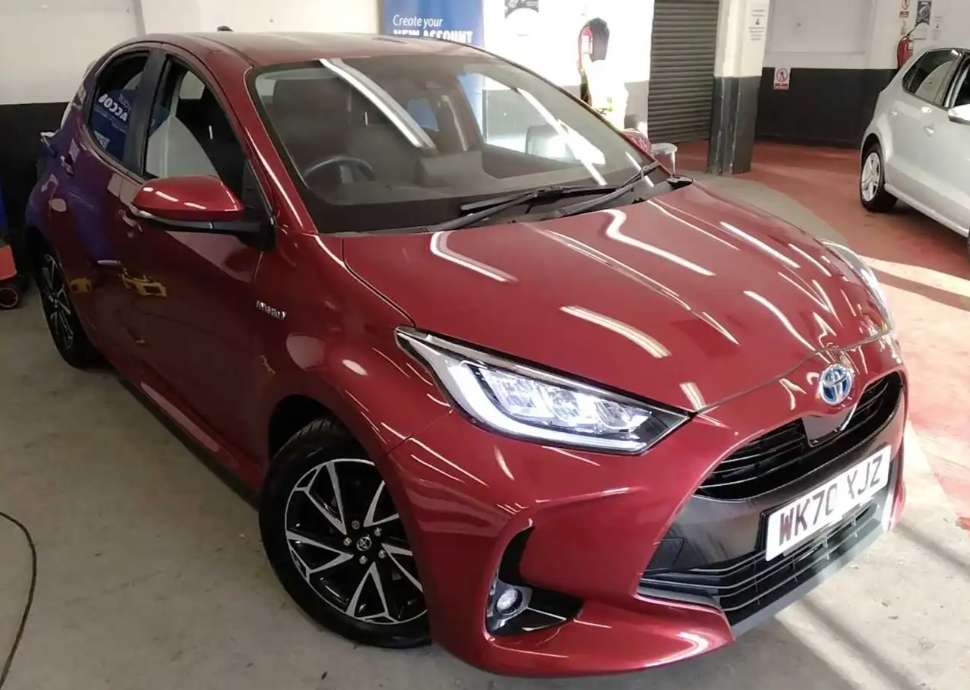 A 2020 TOYOTA YARIS 1.5 VVT-h Design Hatchback 5dr Petrol Hybrid E-CVT Euro 6 (s/s) (116 ps) A 2020 TOYOTA YARIS 1.5 VVT-h Design Hatchback 5dr Petrol Hybrid E-CVT Euro 6 (s/s) (116 ps)