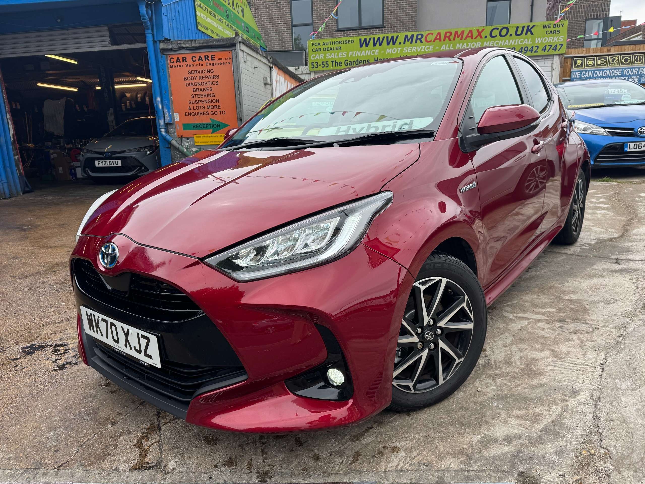 A 2020 TOYOTA YARIS 1.5 VVT-h Design Hatchback 5dr Petrol Hybrid E-CVT Euro 6 (s/s) (116 ps) A 2020 TOYOTA YARIS 1.5 VVT-h Design Hatchback 5dr Petrol Hybrid E-CVT Euro 6 (s/s) (116 ps)