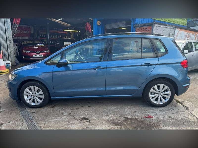 2017 VOLKSWAGEN GOLF SV 2017 VOLKSWAGEN GOLF SV