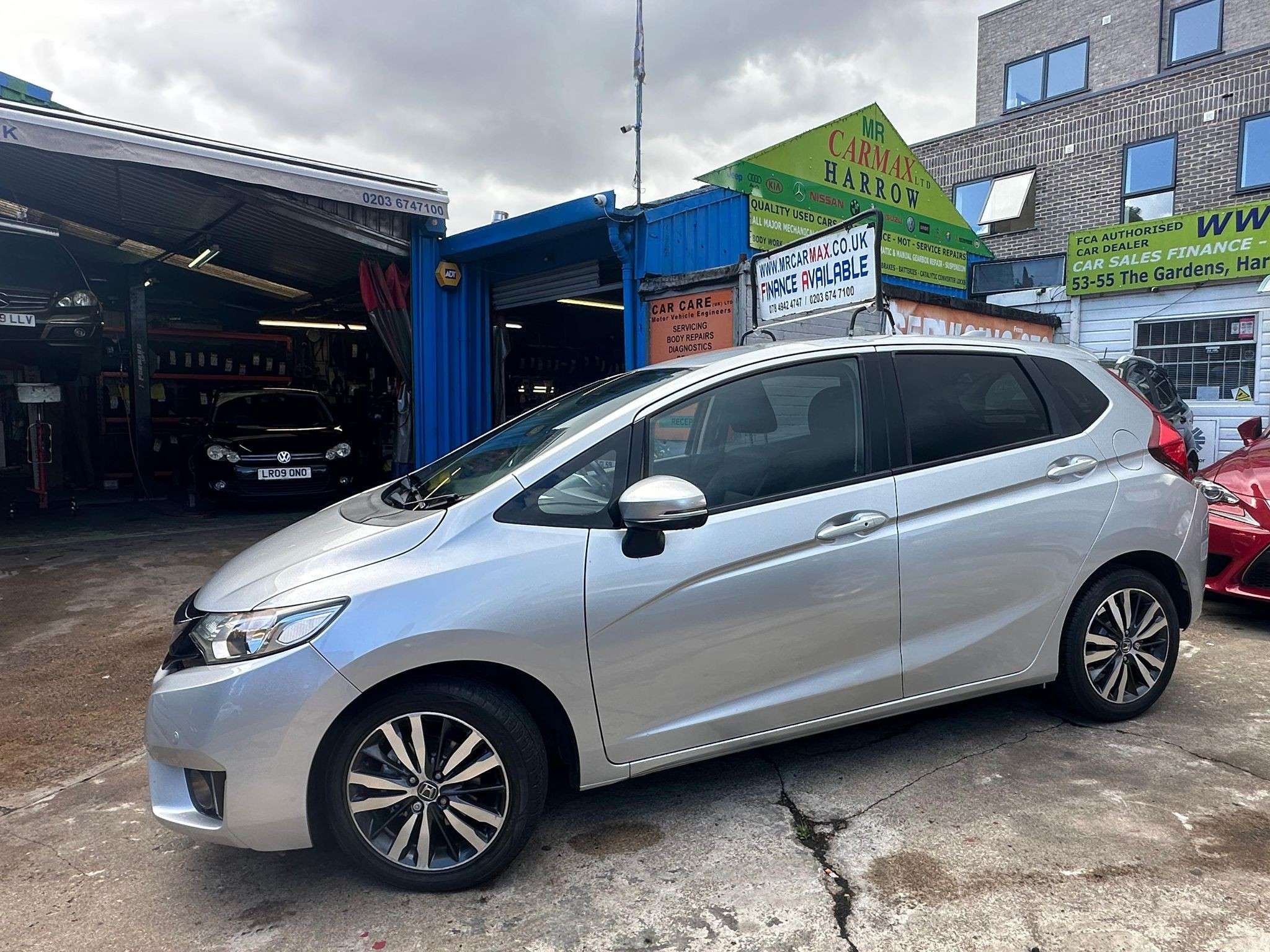 A 2017 HONDA JAZZ 1.3 i-VTEC EX Hatchback 5dr Petrol CVT Euro 6 (s/s) (102 ps) A 2017 HONDA JAZZ 1.3 i-VTEC EX Hatchback 5dr Petrol CVT Euro 6 (s/s) (102 ps)