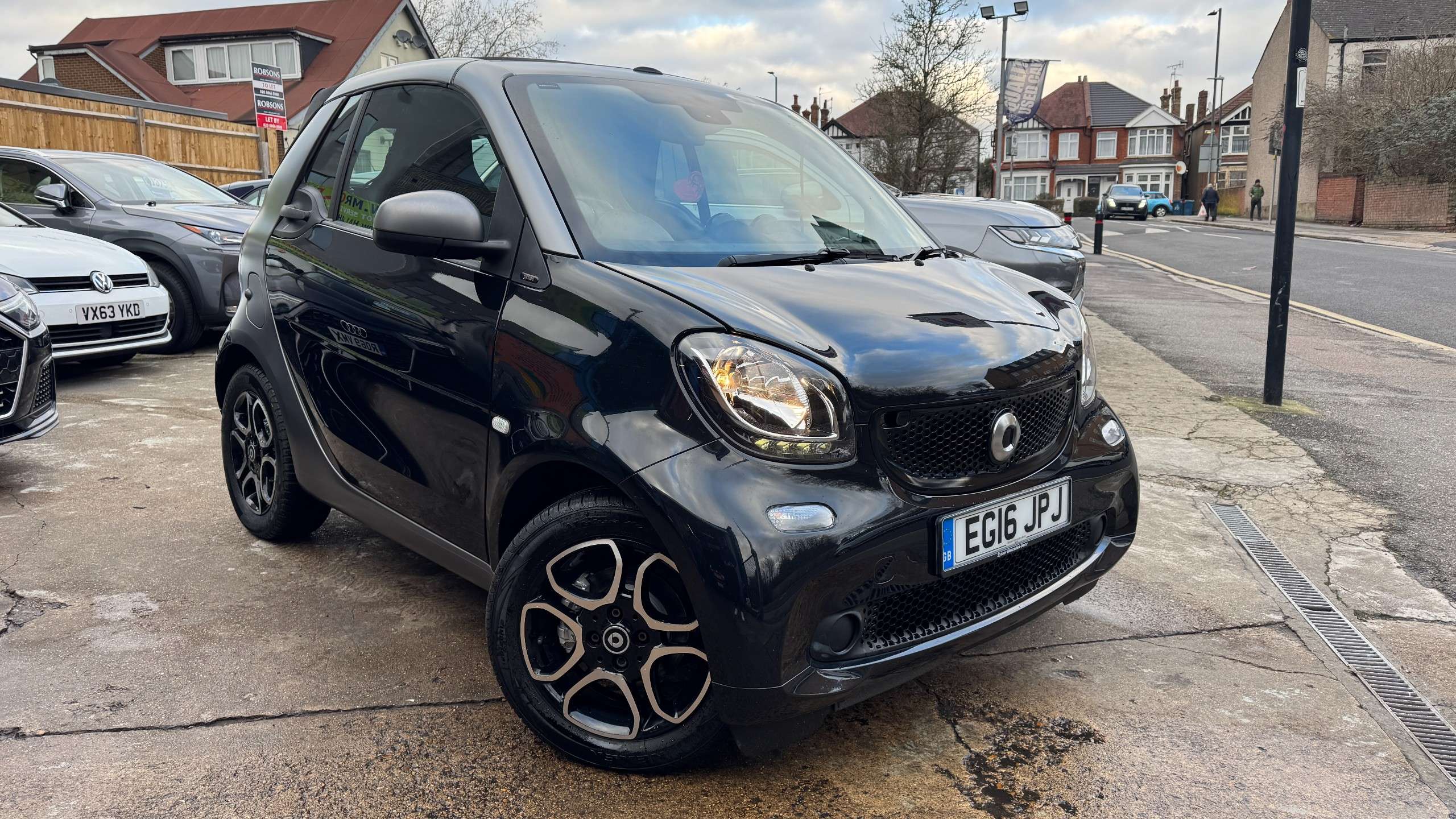 A 2016 SMART FORTWO 1.0 Prime (Premium) Cabriolet 2dr Petrol Twinamic Euro 6 (s/s) (71 ps) A 2016 SMART FORTWO 1.0 Prime (Premium) Cabriolet 2dr Petrol Twinamic Euro 6 (s/s) (71 ps)