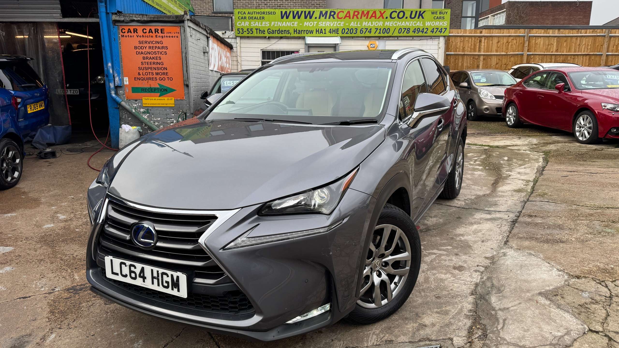 A 2015 LEXUS NX 2.5 300h Luxury SUV 5dr Petrol Hybrid E-CVT 4WD Euro 6 (s/s) (197 ps) A 2015 LEXUS NX 2.5 300h Luxury SUV 5dr Petrol Hybrid E-CVT 4WD Euro 6 (s/s) (197 ps)