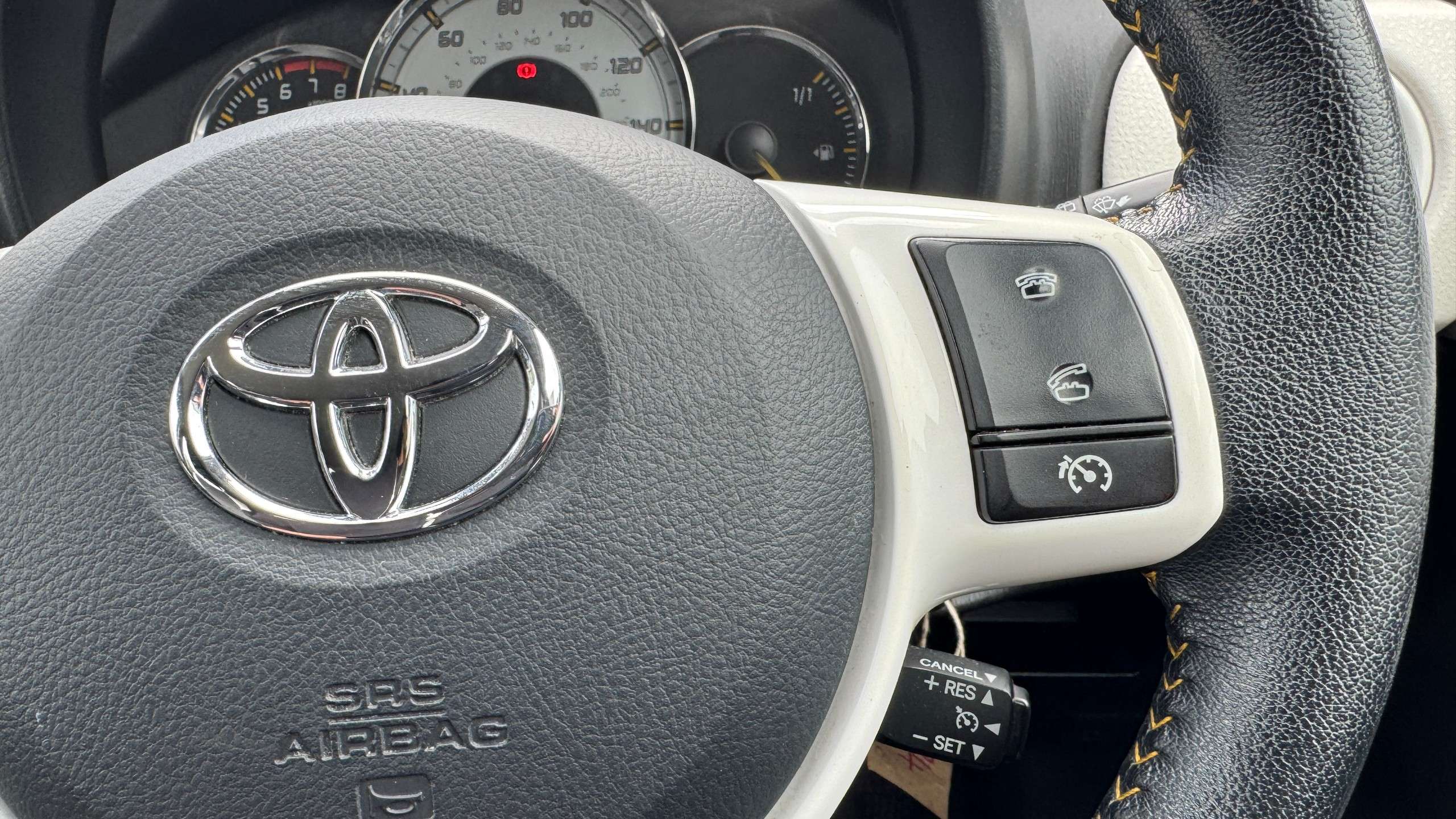 2014 TOYOTA YARIS 2014 TOYOTA YARIS