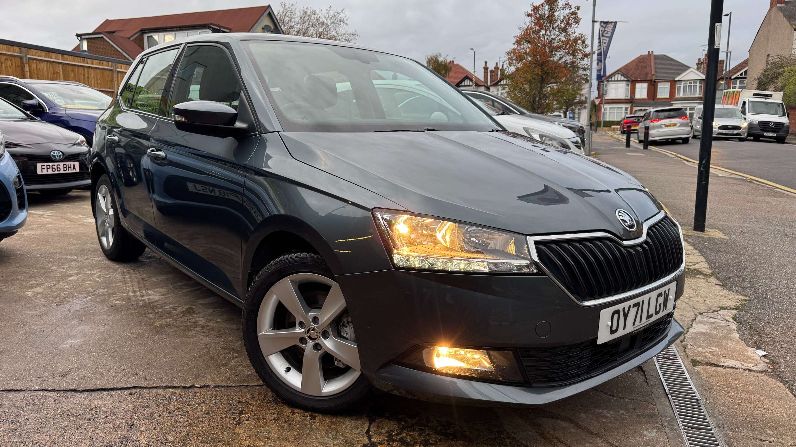 A 2021 SKODA FABIA 1.0 TSI SE L Hatchback 5dr Petrol DSG Euro 6 (s/s) (95 ps) A 2021 SKODA FABIA 1.0 TSI SE L Hatchback 5dr Petrol DSG Euro 6 (s/s) (95 ps)