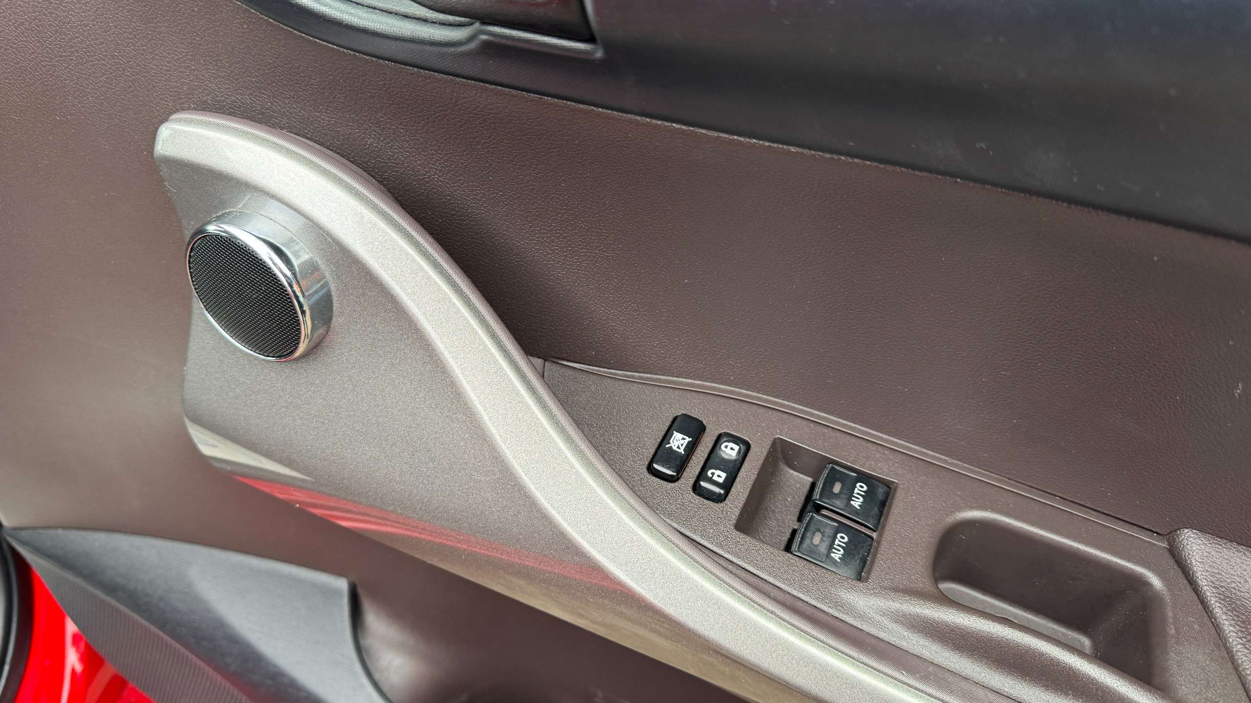 2012 TOYOTA IQ 2012 TOYOTA IQ