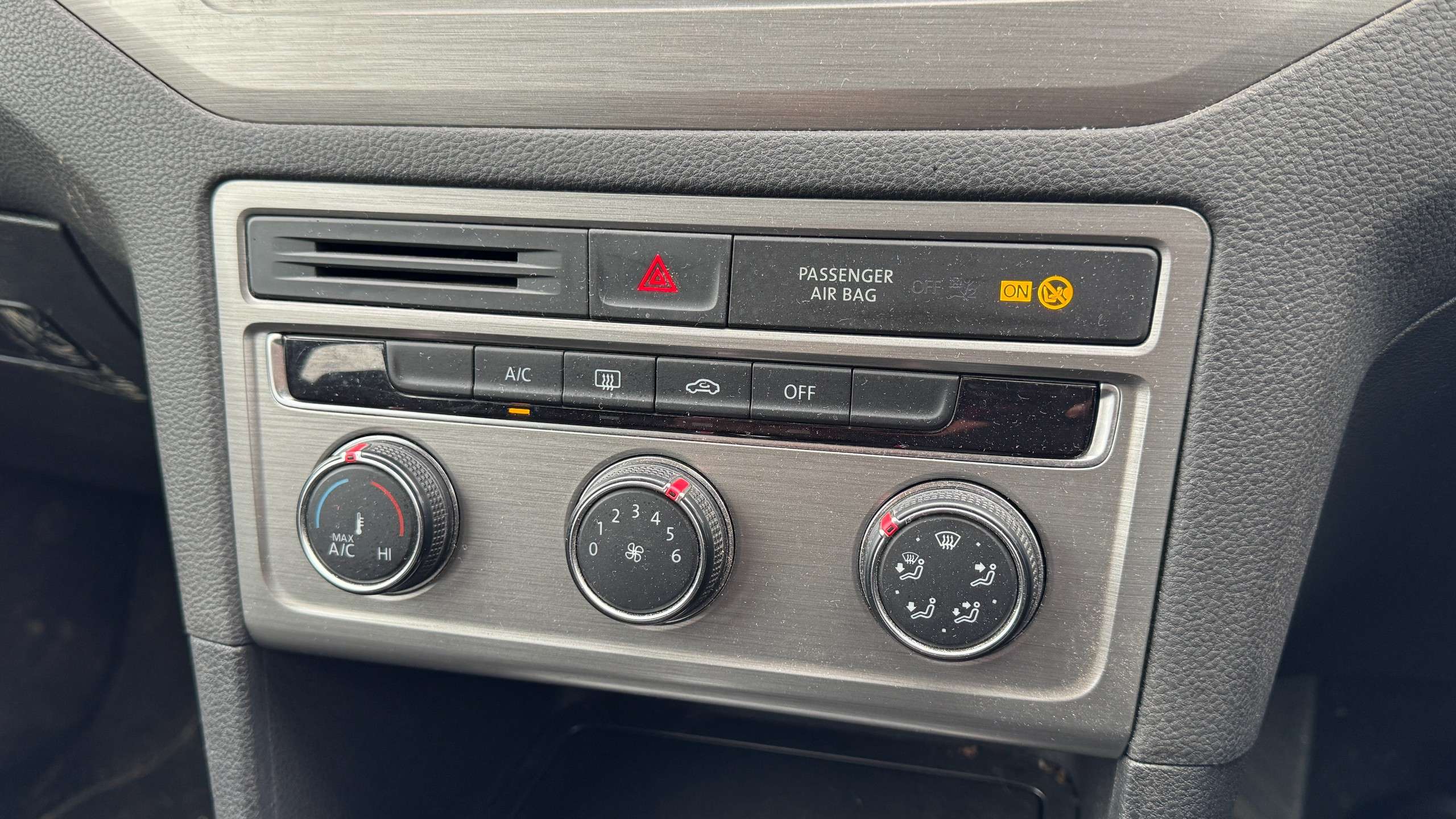 2017 VOLKSWAGEN GOLF SV 2017 VOLKSWAGEN GOLF SV