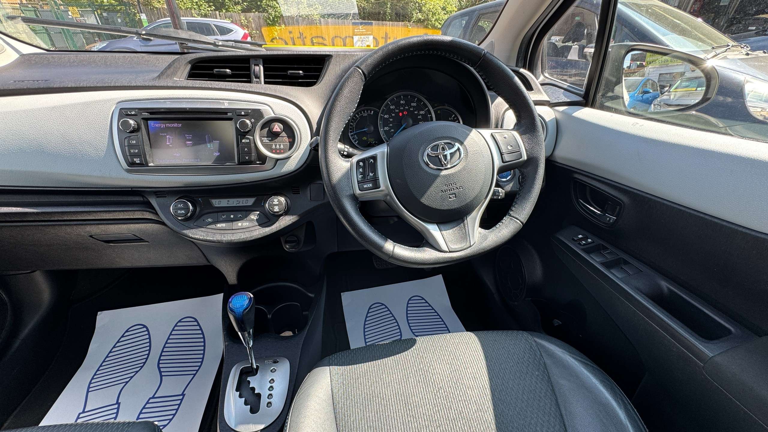 2012 TOYOTA YARIS 2012 TOYOTA YARIS
