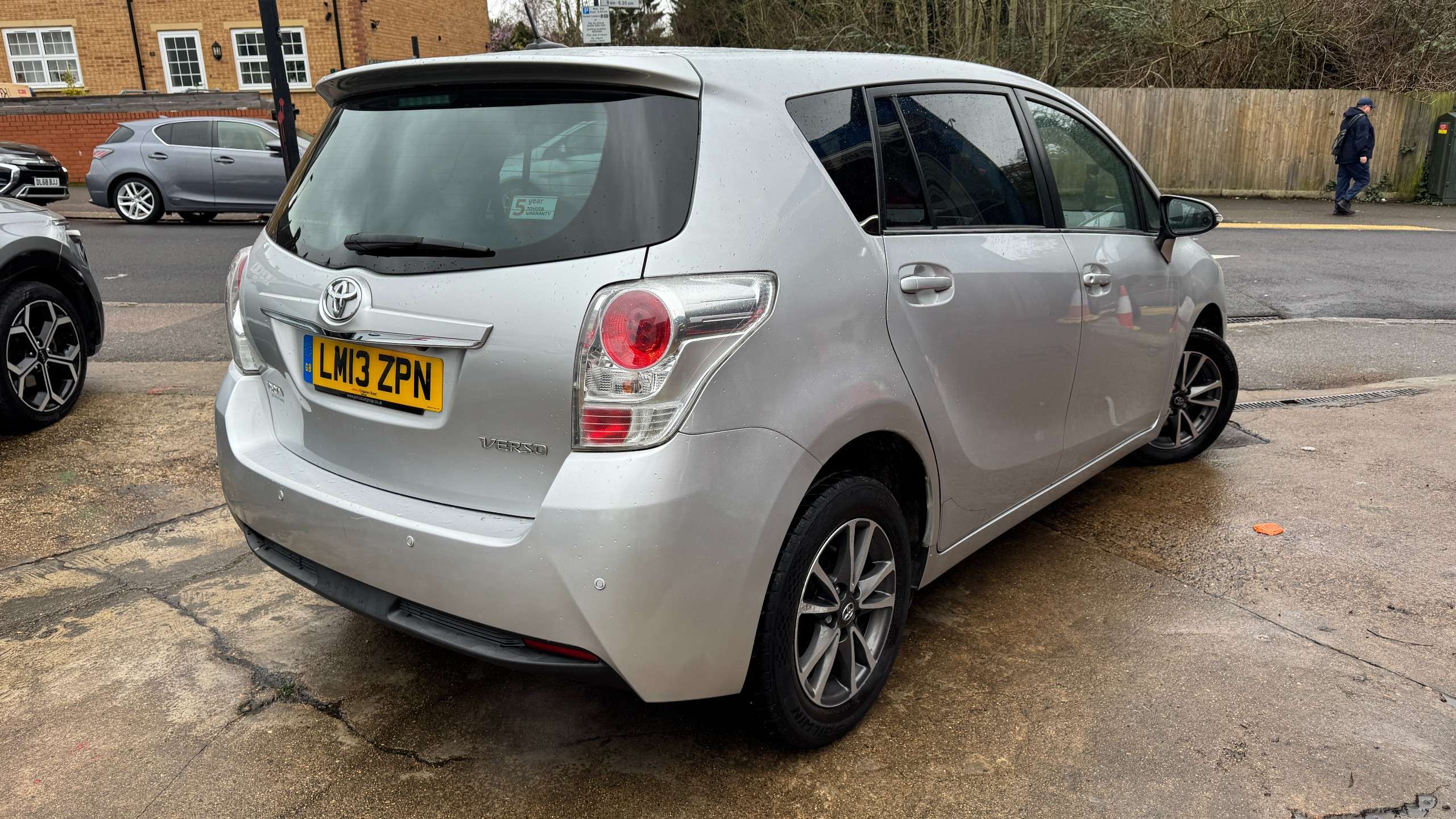 A 2013 TOYOTA VERSO 1.6 V-Matic Icon MPV 5dr Petrol Manual Euro 5 Euro 5 (132 ps) A 2013 TOYOTA VERSO 1.6 V-Matic Icon MPV 5dr Petrol Manual Euro 5 Euro 5 (132 ps)