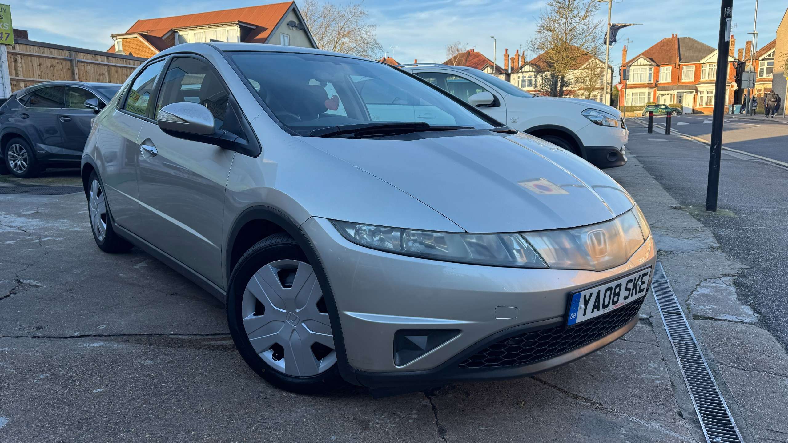 A 2008 HONDA CIVIC 1.4 i-DSI SE Hatchback 5dr Petrol i-Shift (139 g/km, 82 bhp) A 2008 HONDA CIVIC 1.4 i-DSI SE Hatchback 5dr Petrol i-Shift (139 g/km, 82 bhp)