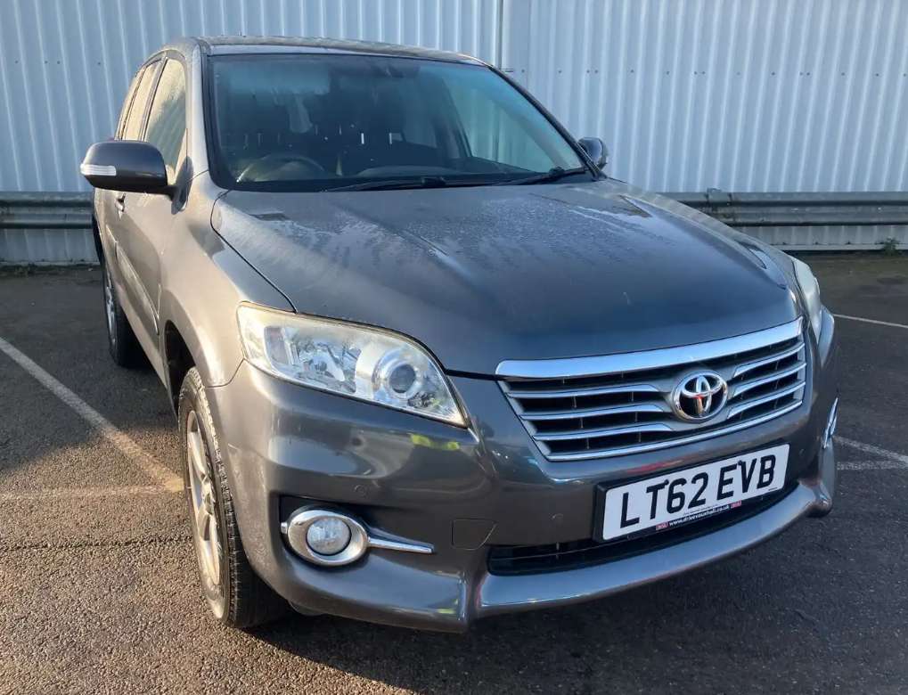 A 2012 TOYOTA RAV4 2.0 V-Matic XT-R SUV 5dr Petrol Multidrive S 4WD Euro 5 (158 ps) A 2012 TOYOTA RAV4 2.0 V-Matic XT-R SUV 5dr Petrol Multidrive S 4WD Euro 5 (158 ps)