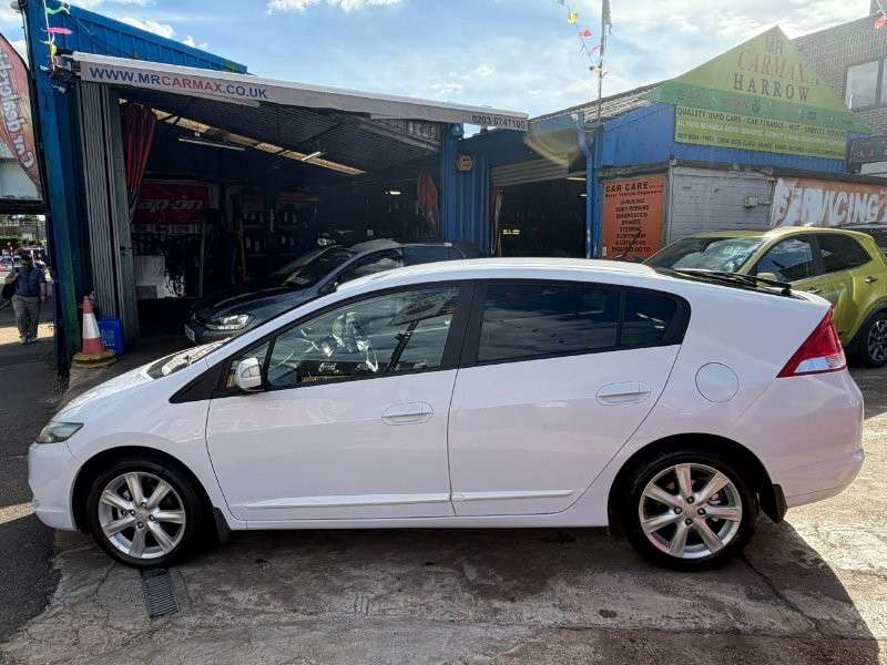 A 2011 HONDA INSIGHT 1.3h IMA EX Hatchback 5dr Petrol Hybrid CVT Euro 5 (102 ps) A 2011 HONDA INSIGHT 1.3h IMA EX Hatchback 5dr Petrol Hybrid CVT Euro 5 (102 ps)