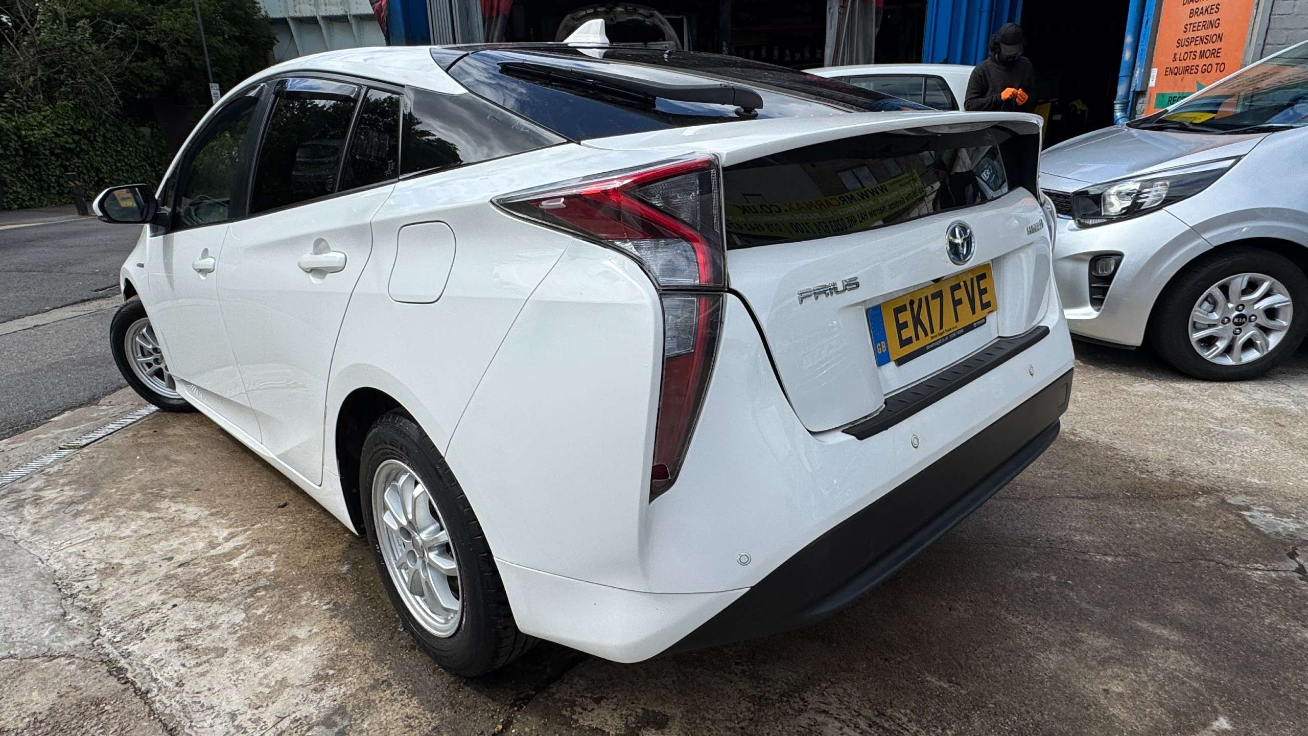 2017 TOYOTA PRIUS 2017 TOYOTA PRIUS