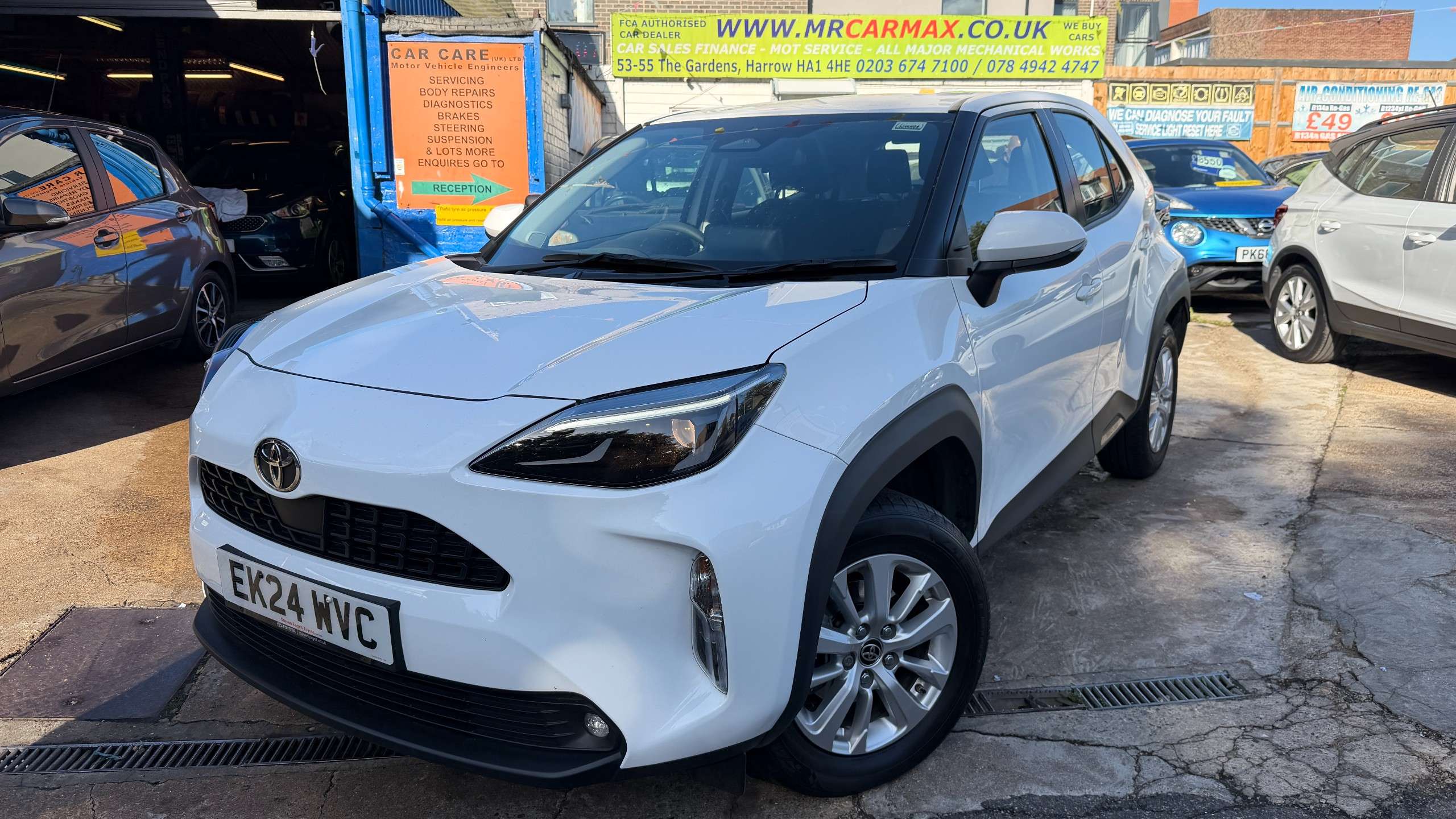 A 2024 TOYOTA YARIS CROSS 1.5 VVT-h Icon SUV 5dr Petrol Hybrid E-CVT Euro 6 (s/s) (116 ps) A 2024 TOYOTA YARIS CROSS 1.5 VVT-h Icon SUV 5dr Petrol Hybrid E-CVT Euro 6 (s/s) (116 ps)