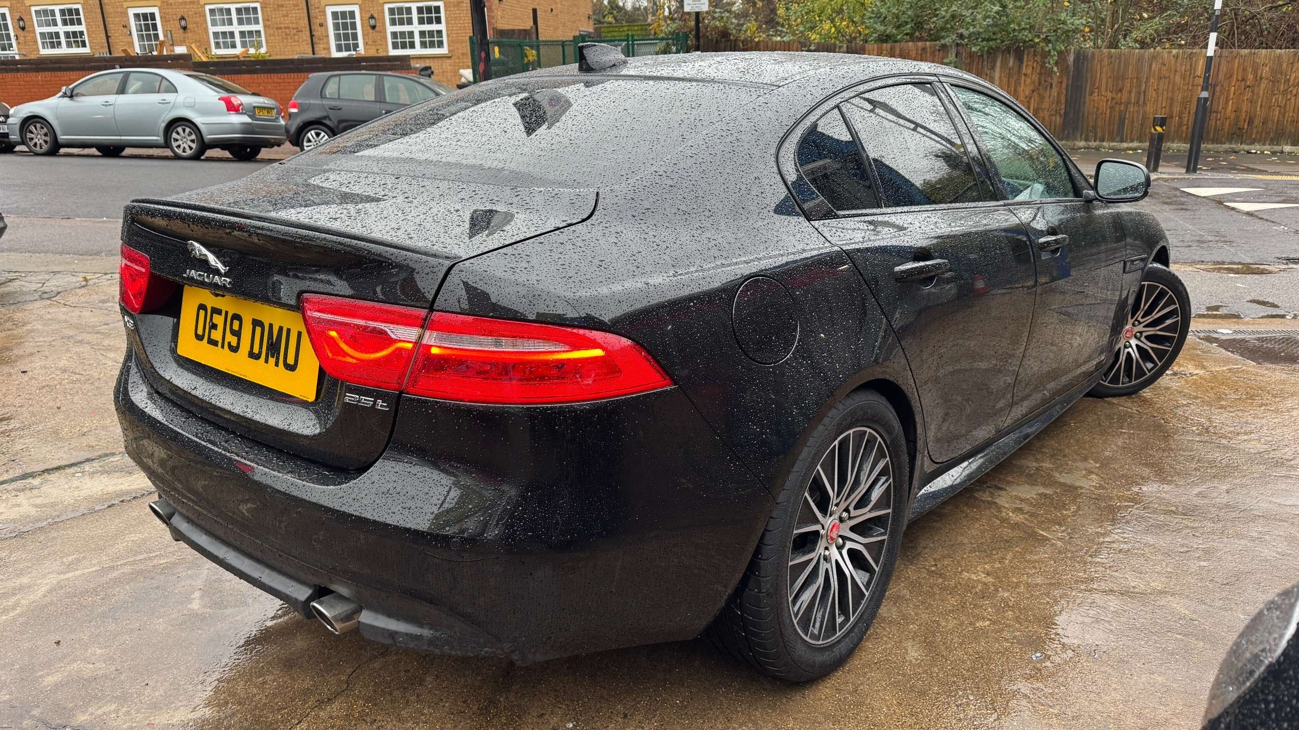 A 2019 JAGUAR XE 2.0i Landmark Saloon 4dr Petrol Auto Euro 6 (s/s) (250 ps) A 2019 JAGUAR XE 2.0i Landmark Saloon 4dr Petrol Auto Euro 6 (s/s) (250 ps)