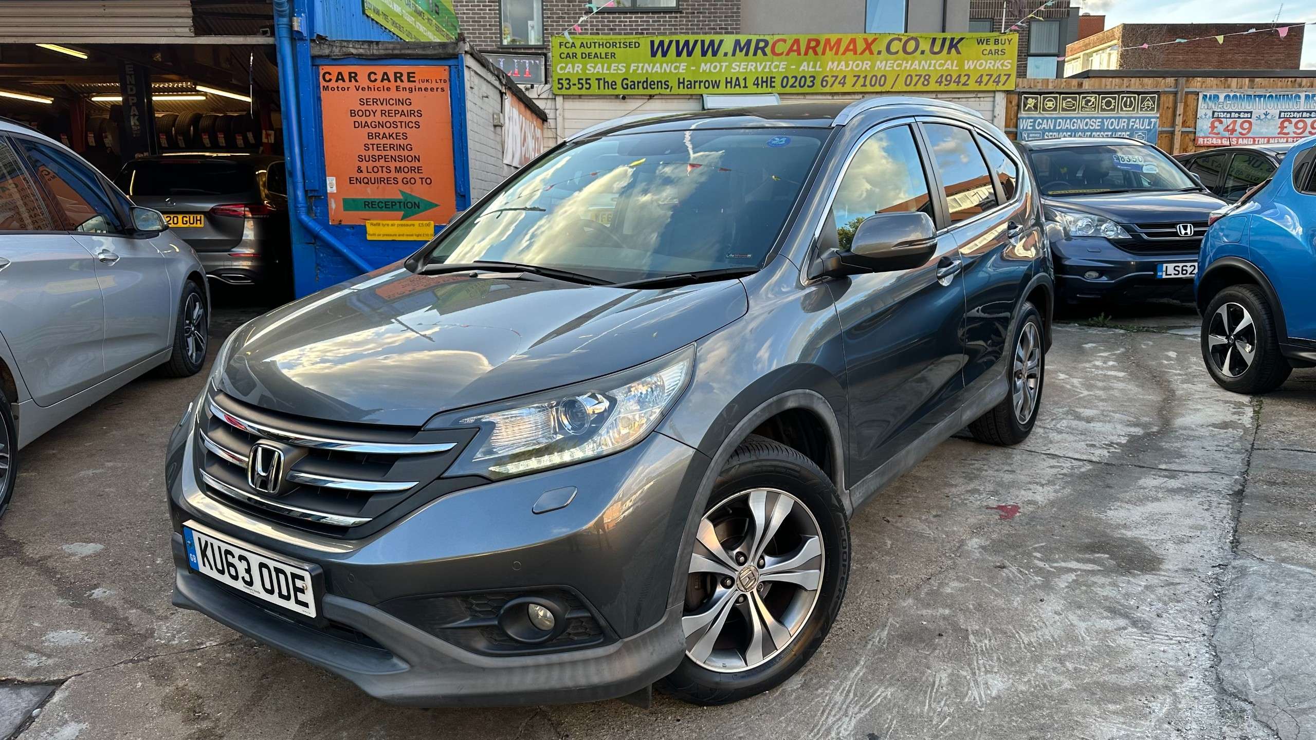 A 2014 HONDA CR-V 2.0 i-VTEC EX SUV 5dr Petrol Auto 4WD Euro 5 (155 ps) A 2014 HONDA CR-V 2.0 i-VTEC EX SUV 5dr Petrol Auto 4WD Euro 5 (155 ps)