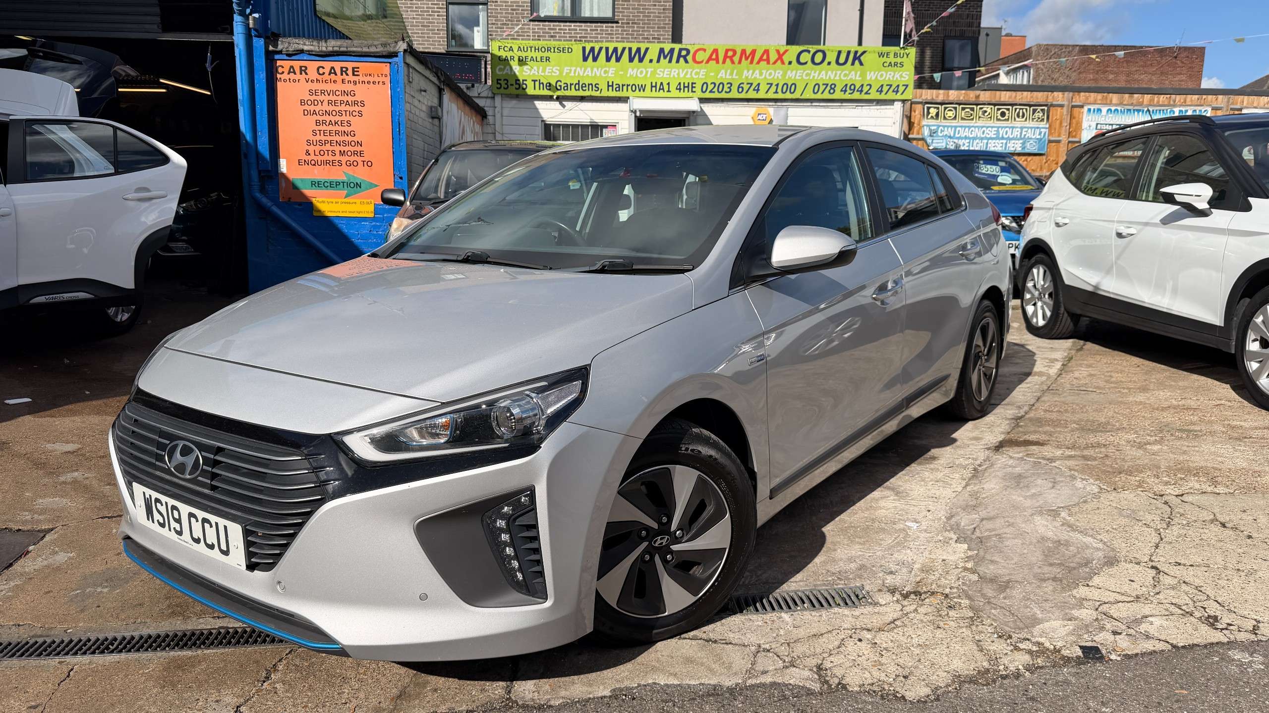 A 2019 HYUNDAI IONIQ 1.6 h-GDi GPF Premium SE Hatchback 5dr Petrol Hybrid DCT Euro 6 (s/s) (141 ps) A 2019 HYUNDAI IONIQ 1.6 h-GDi GPF Premium SE Hatchback 5dr Petrol Hybrid DCT Euro 6 (s/s) (141 ps)