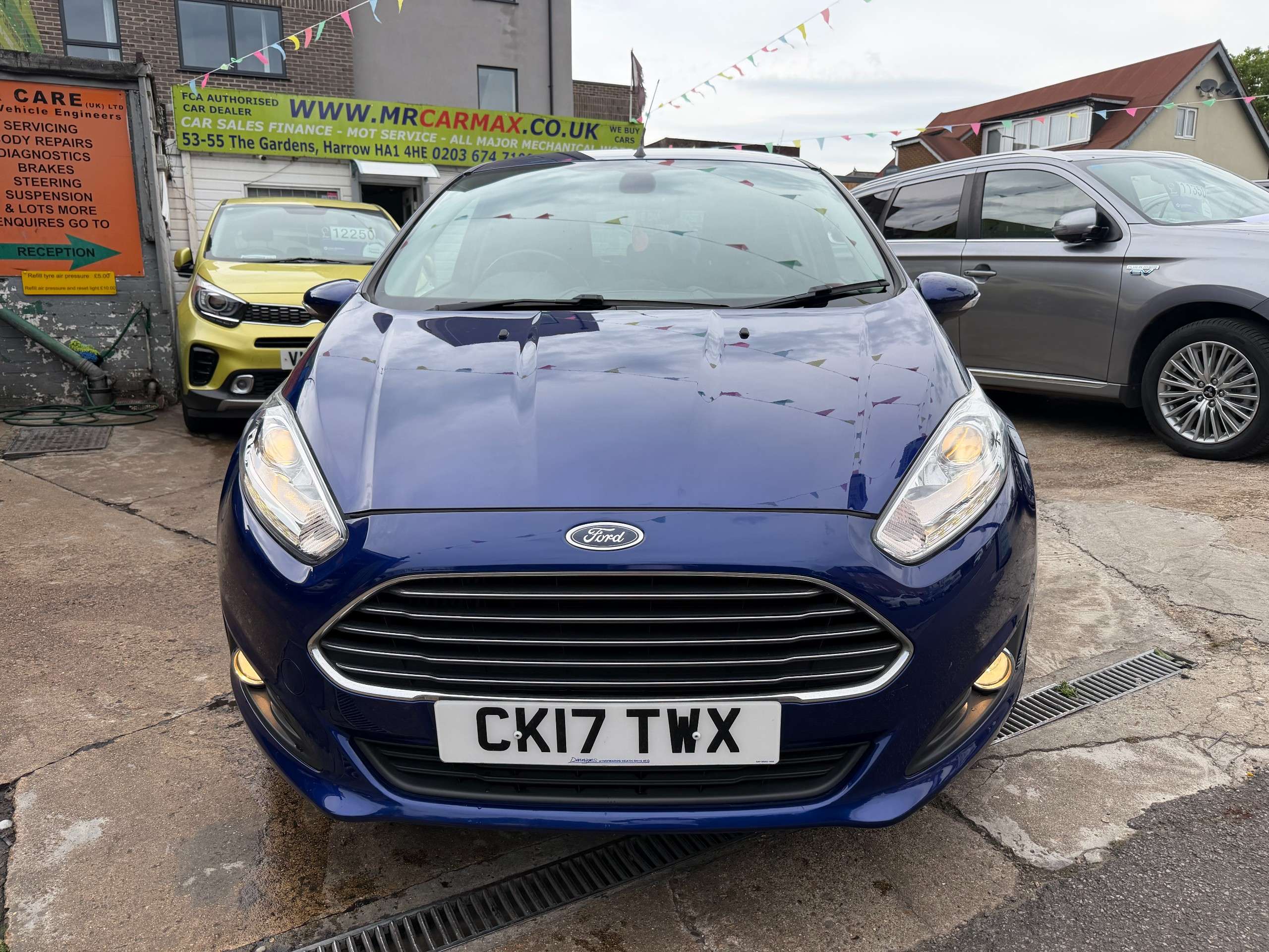 A 2017 FORD FIESTA 1.0T EcoBoost Titanium X Hatchback 5dr Petrol Powershift Euro 6 (100 ps) A 2017 FORD FIESTA 1.0T EcoBoost Titanium X Hatchback 5dr Petrol Powershift Euro 6 (100 ps)