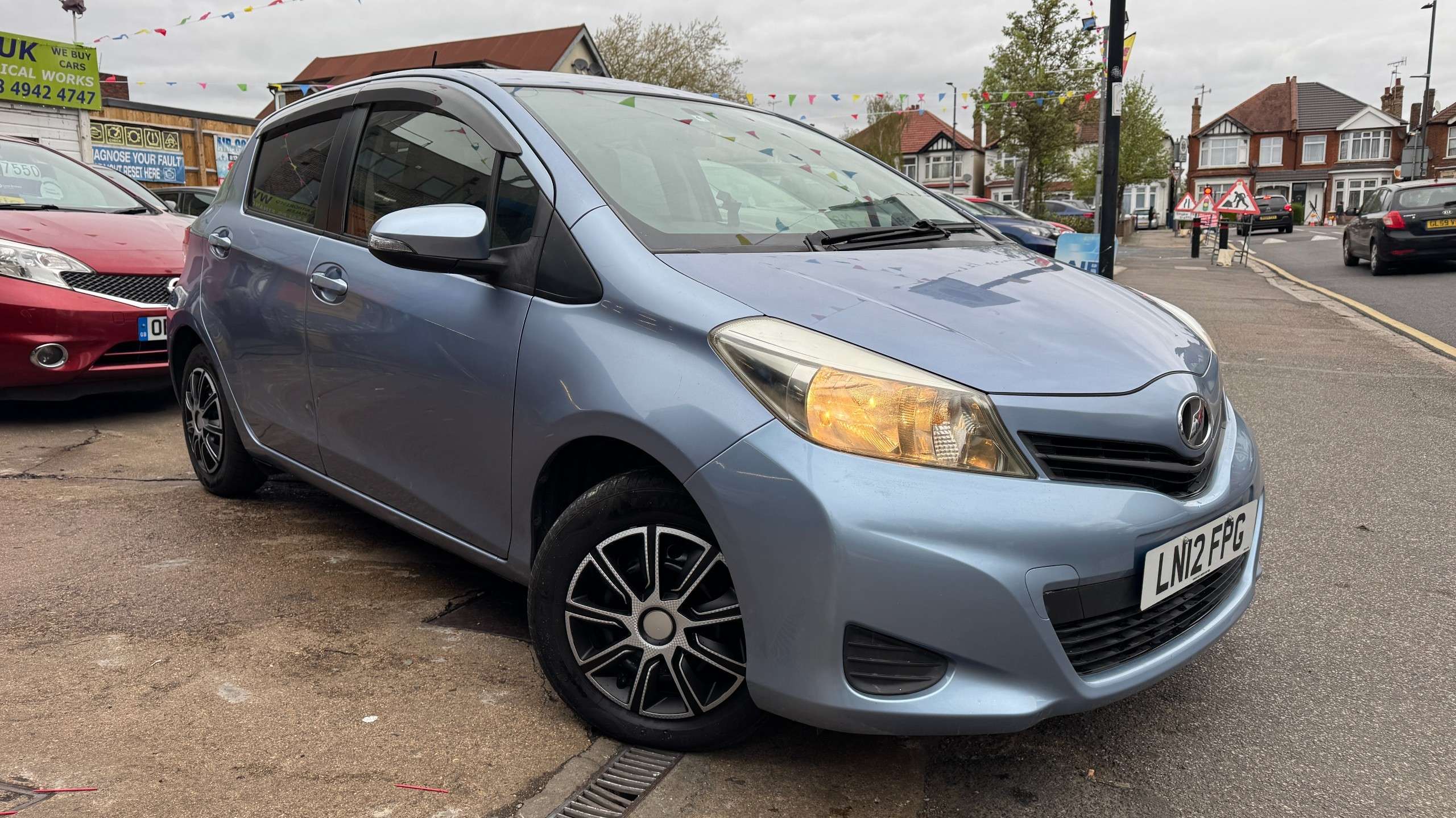 A 2012 TOYOTA VITZ A 2012 TOYOTA VITZ