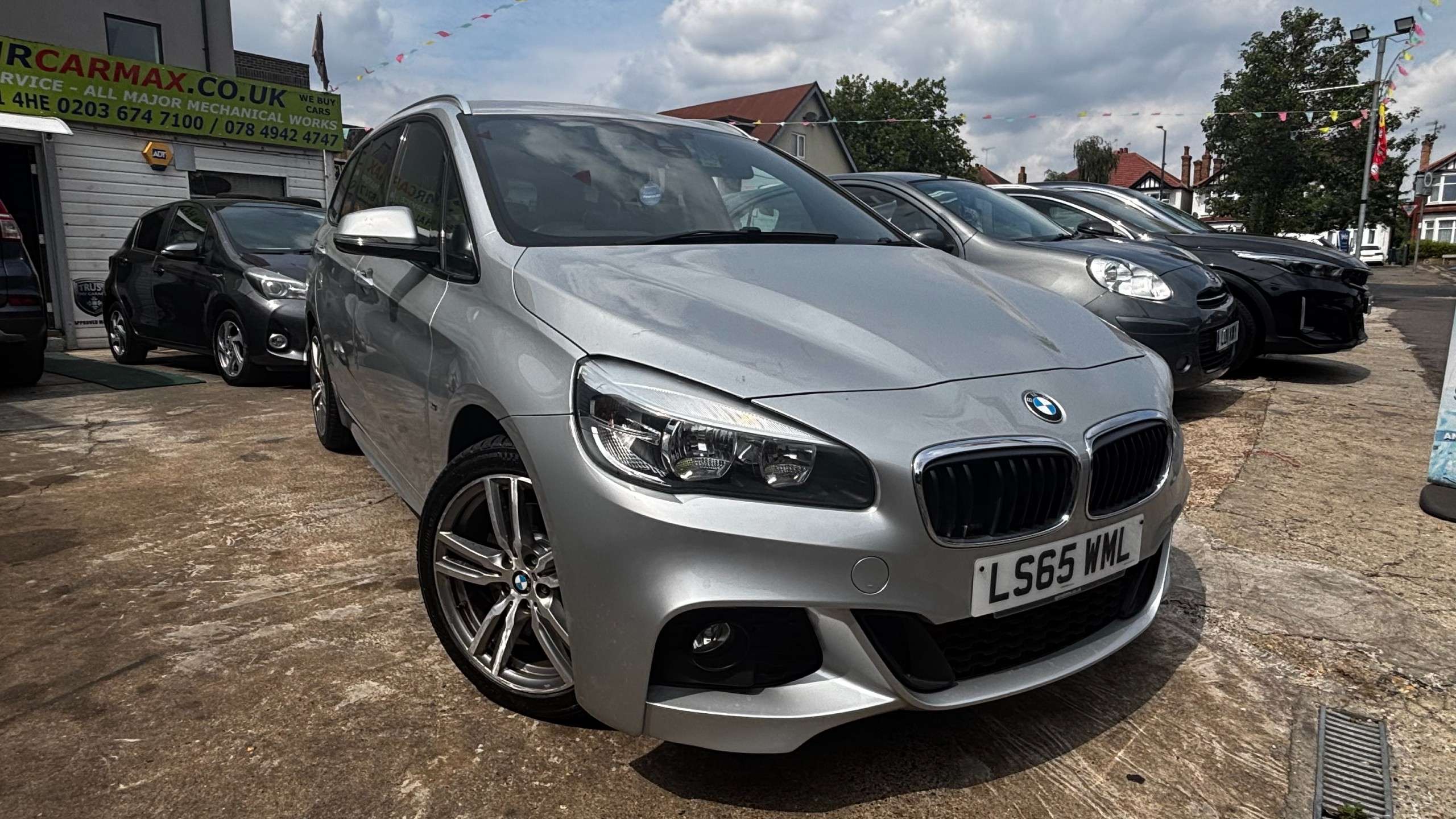 A 2015 BMW 2 SERIES GRAN TOURER 2.0 220i M Sport MPV 5dr Petrol Auto Euro 6 (s/s) (192 ps) A 2015 BMW 2 SERIES GRAN TOURER 2.0 220i M Sport MPV 5dr Petrol Auto Euro 6 (s/s) (192 ps)