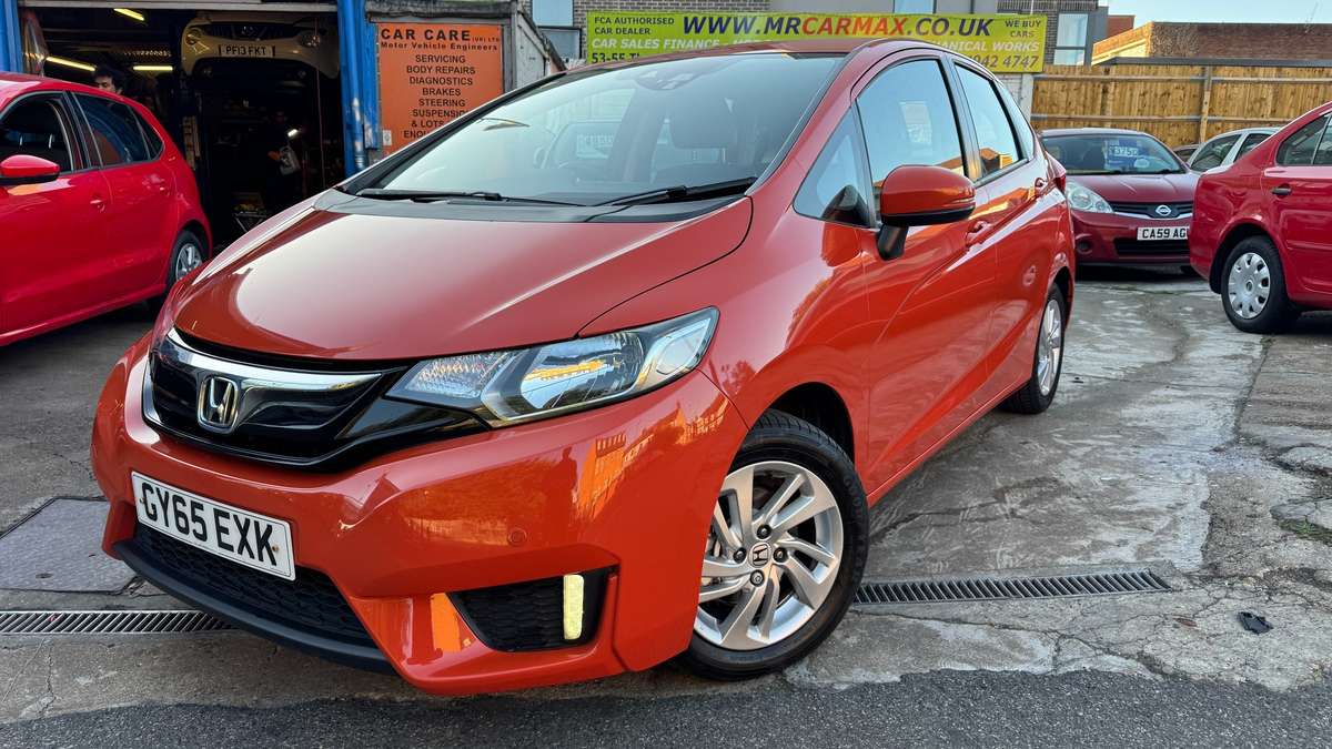 Check out this Honda Jazz 2015 Petrol Manual
