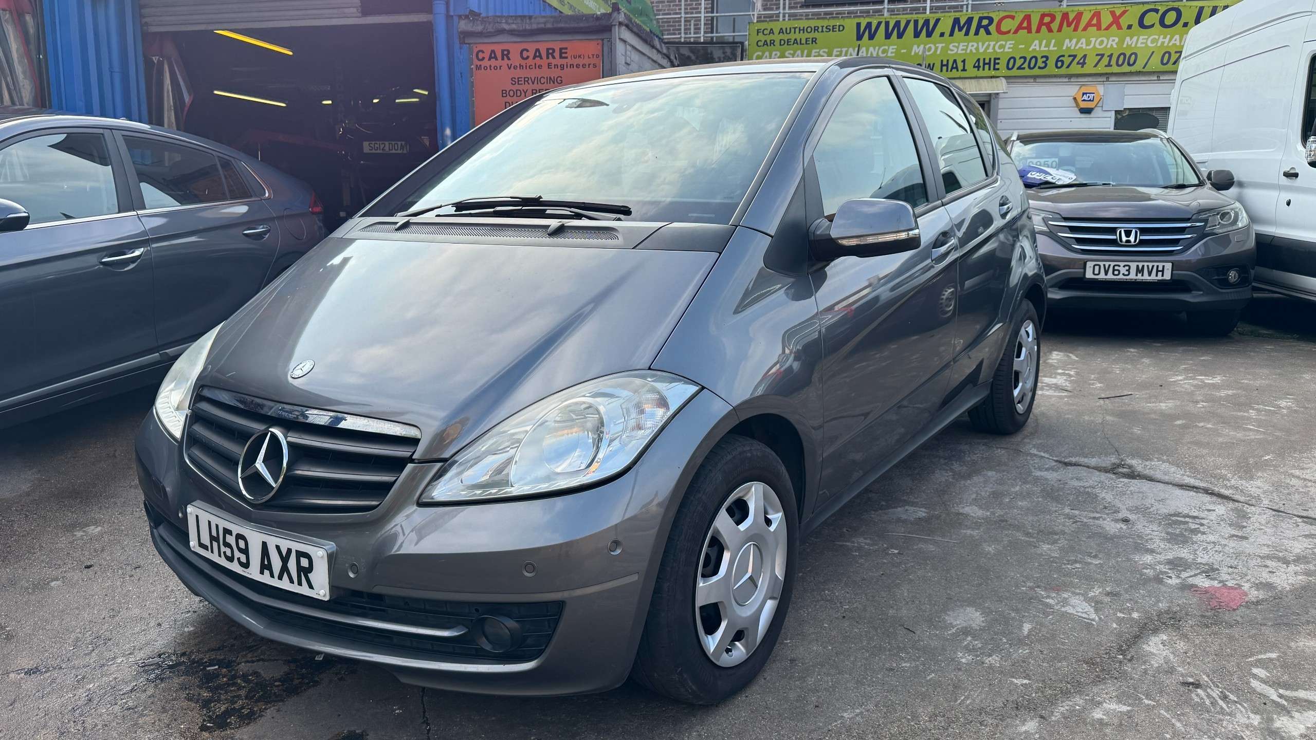 A 2009 MERCEDES-BENZ A CLASS 1.5 A160 Classic SE Hatchback 5dr Petrol CVT (157 g/km, 95 bhp) A 2009 MERCEDES-BENZ A CLASS 1.5 A160 Classic SE Hatchback 5dr Petrol CVT (157 g/km, 95 bhp)