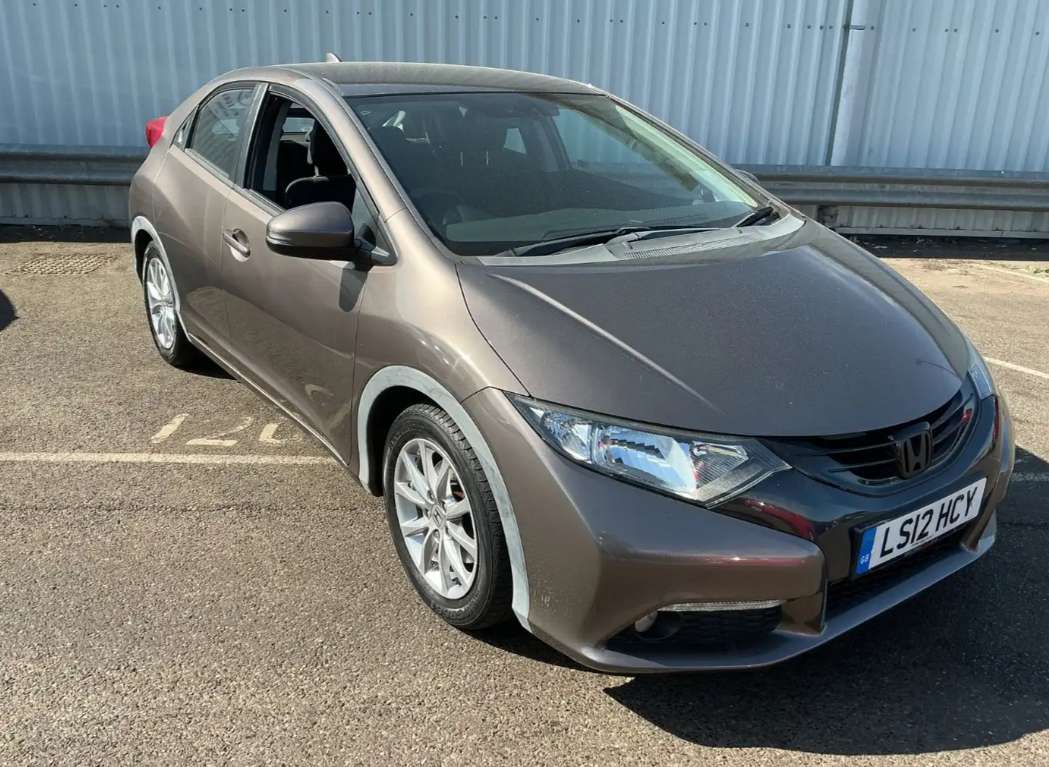 A 2012 HONDA CIVIC 1.8 i-VTEC ES Hatchback 5dr Petrol Auto Euro 5 (142 ps) A 2012 HONDA CIVIC 1.8 i-VTEC ES Hatchback 5dr Petrol Auto Euro 5 (142 ps)