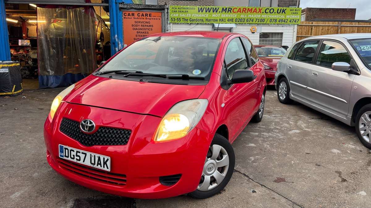 Check out this Toyota Yaris 2007 Petrol Manual