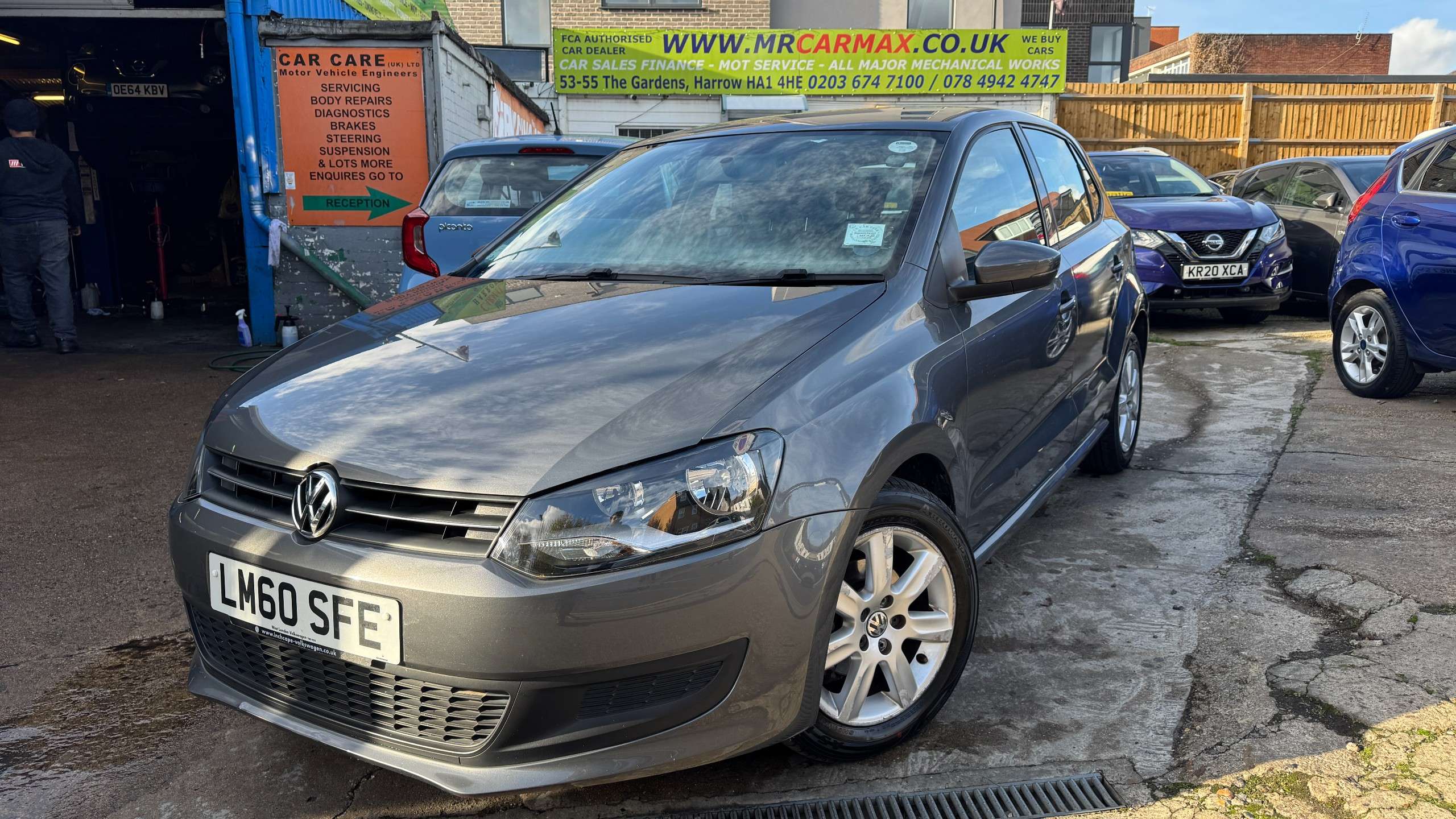 A 2010 VOLKSWAGEN POLO 1.4 SE Hatchback 5dr Petrol DSG Euro 5 (85 ps) A 2010 VOLKSWAGEN POLO 1.4 SE Hatchback 5dr Petrol DSG Euro 5 (85 ps)